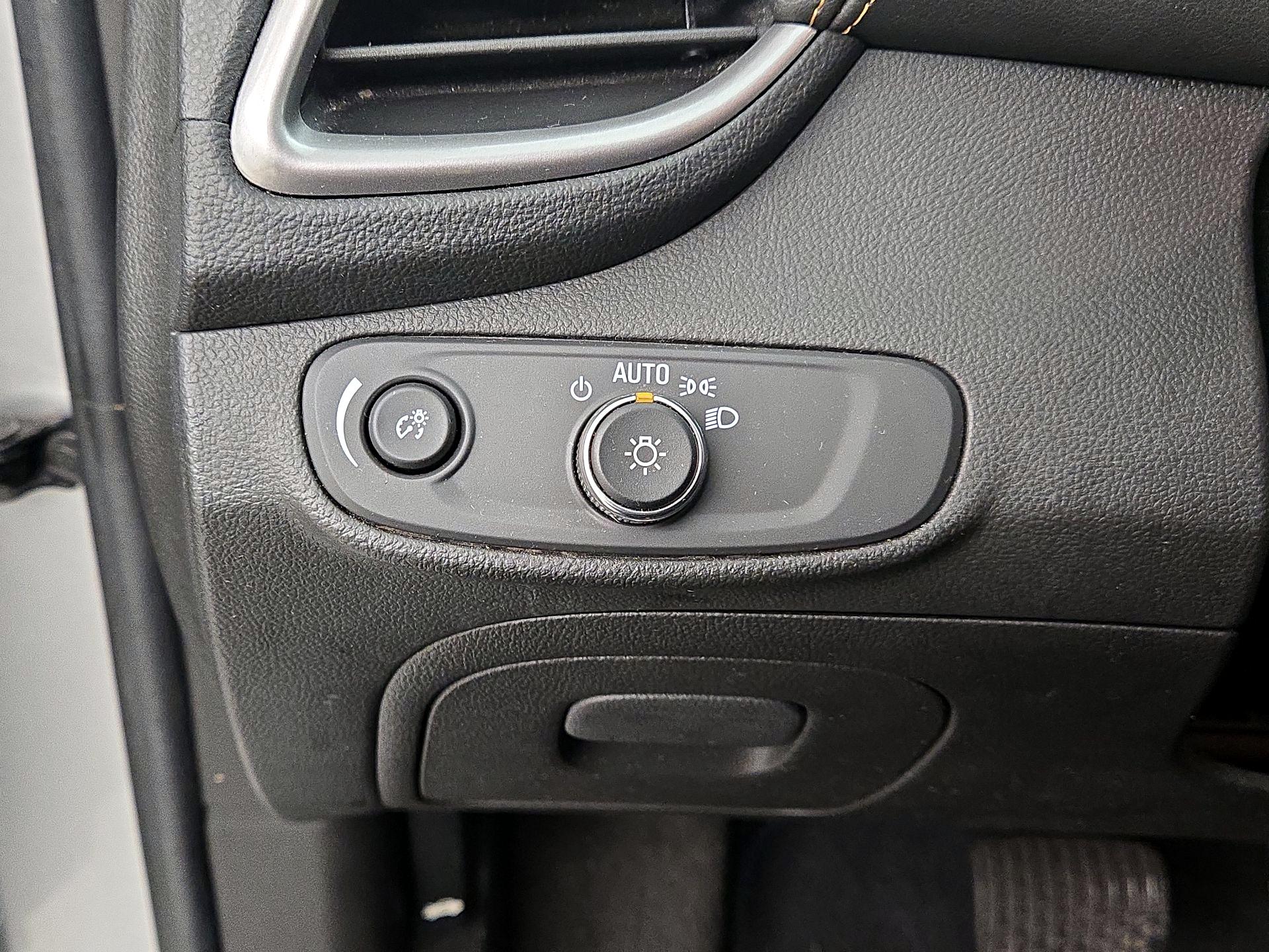 Thumbnail: 2021 Chevrolet Trax - 13