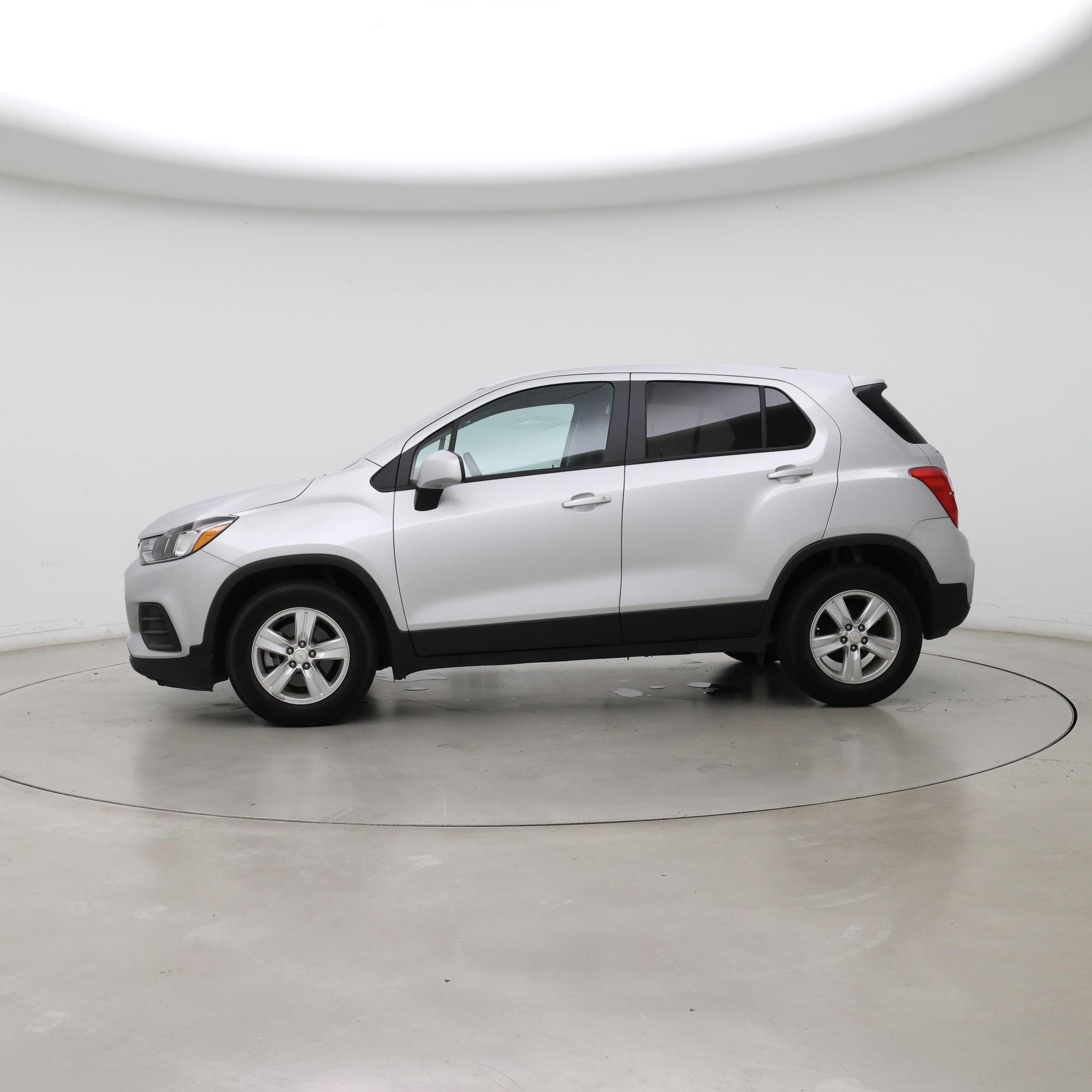 Thumbnail: 2021 Chevrolet Trax - 3