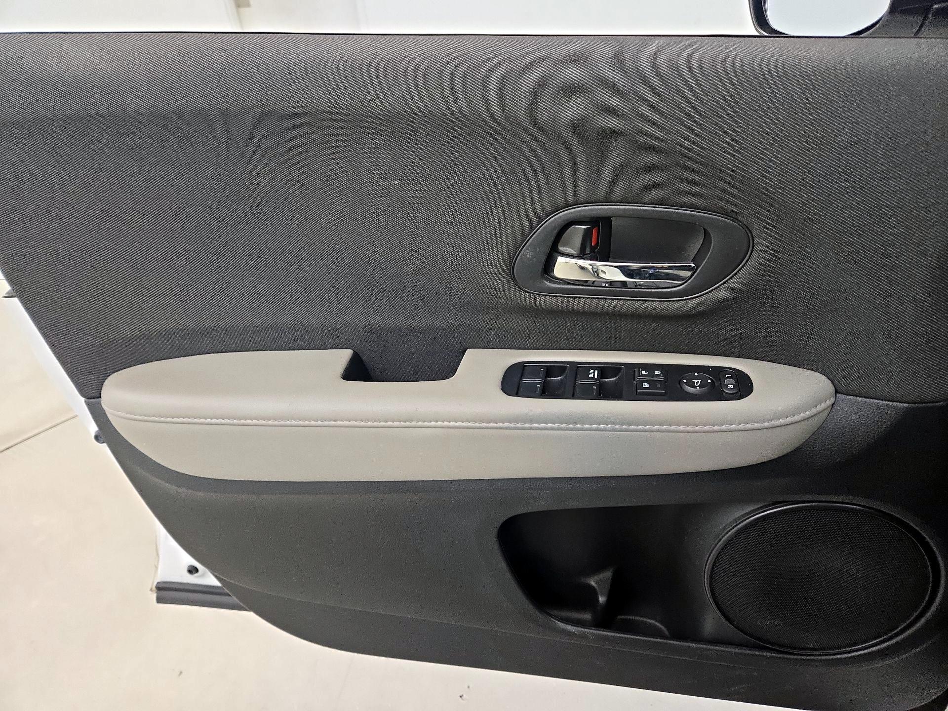 Thumbnail: 2019 Honda HR-V - 12