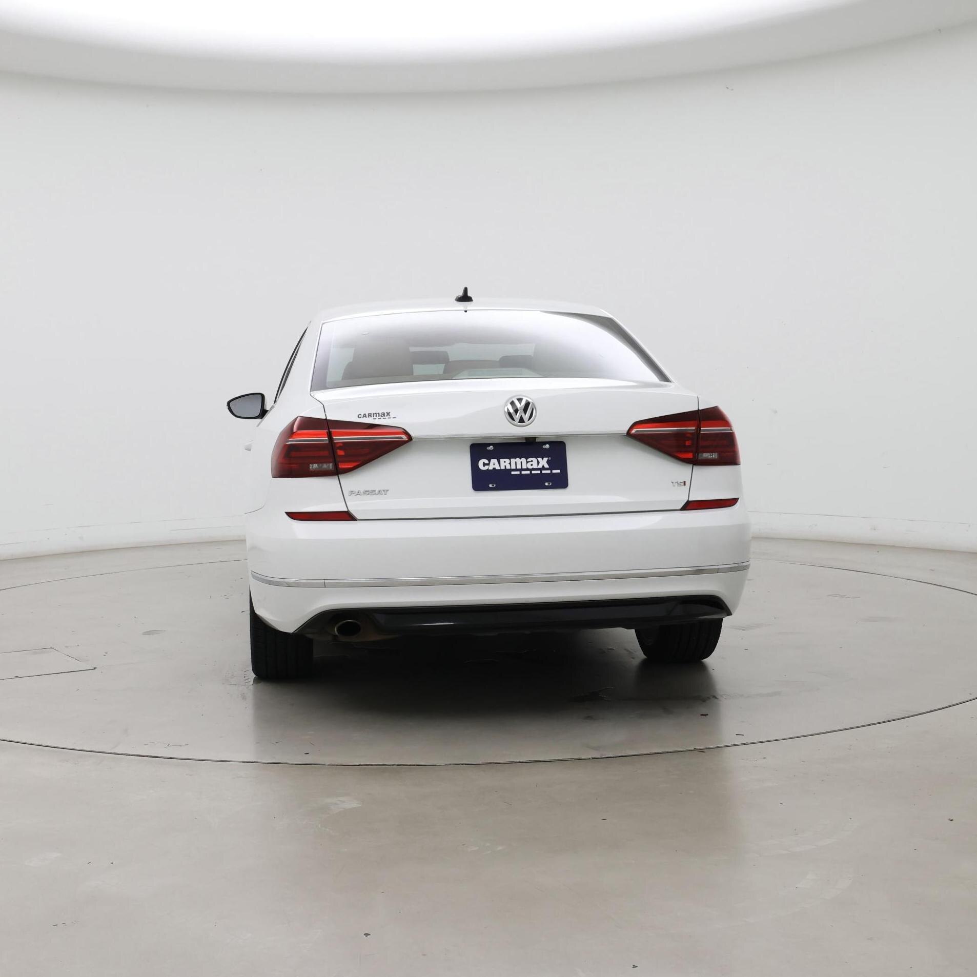 Thumbnail: 2017 Volkswagen Passat - 6