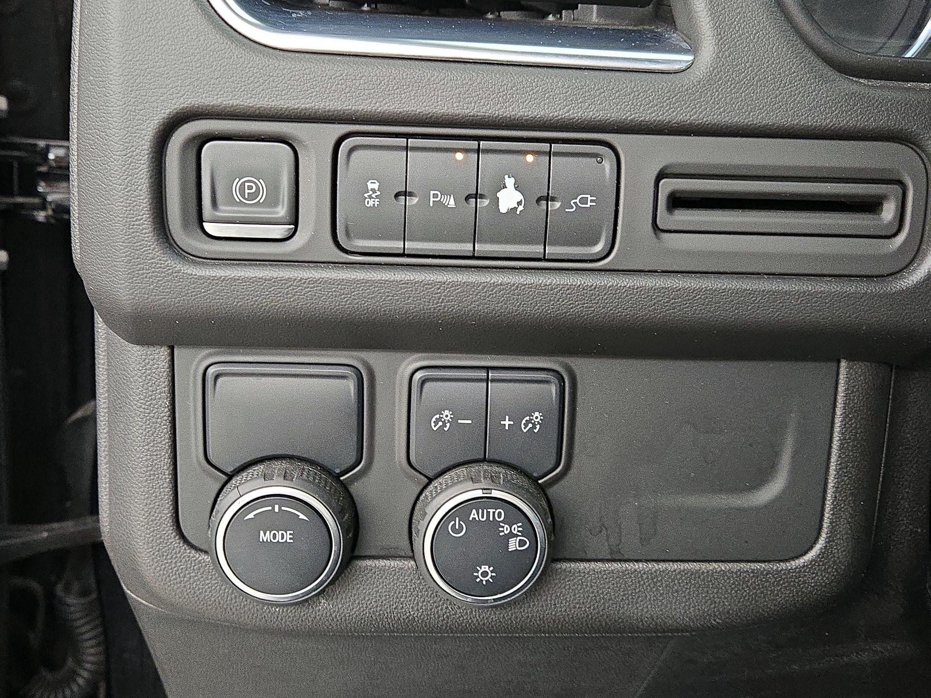 Thumbnail: 2021 Chevrolet Tahoe - 13