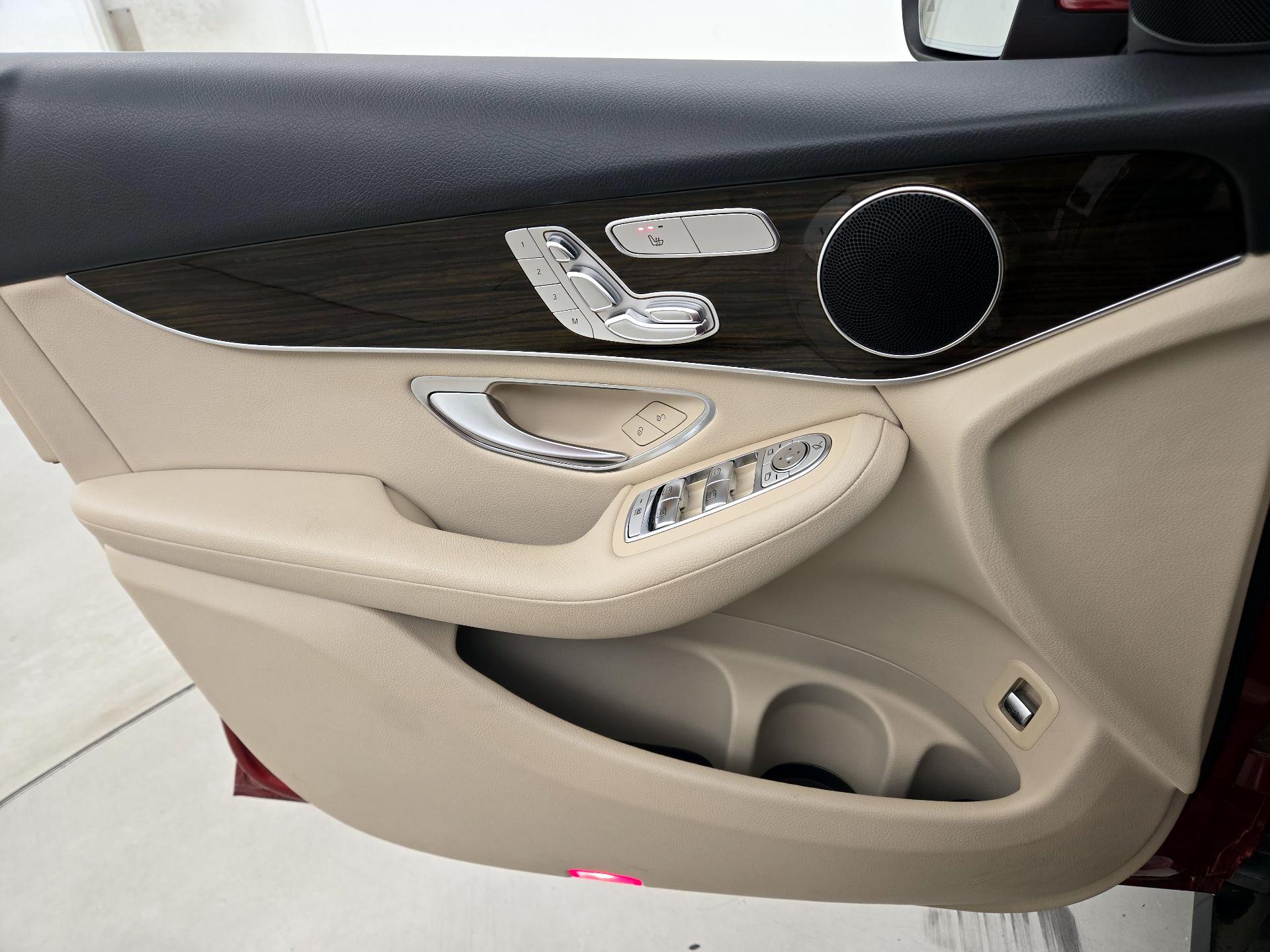 Thumbnail: 2019 Mercedes-Benz GLC - 12