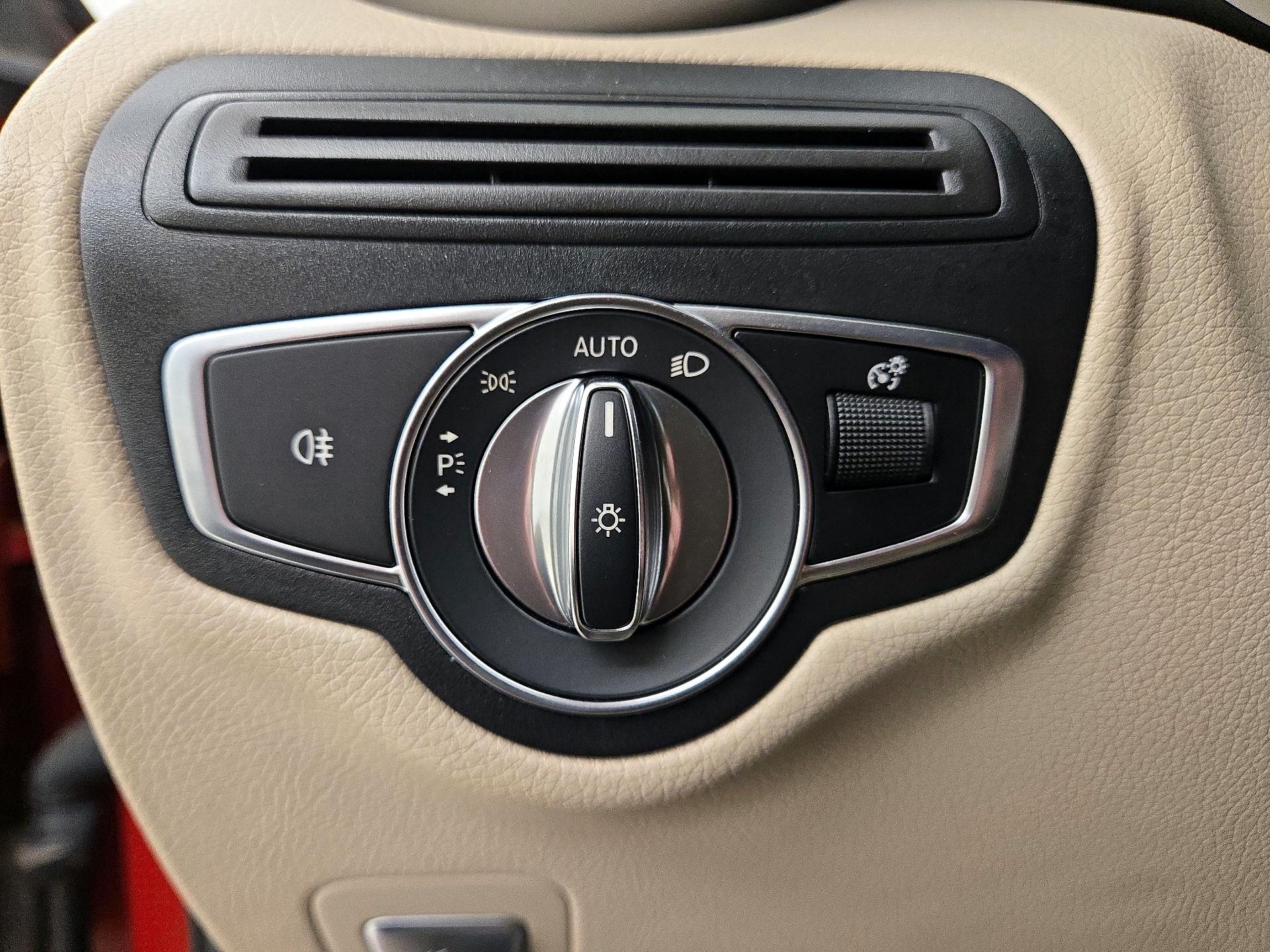 Thumbnail: 2019 Mercedes-Benz GLC - 13