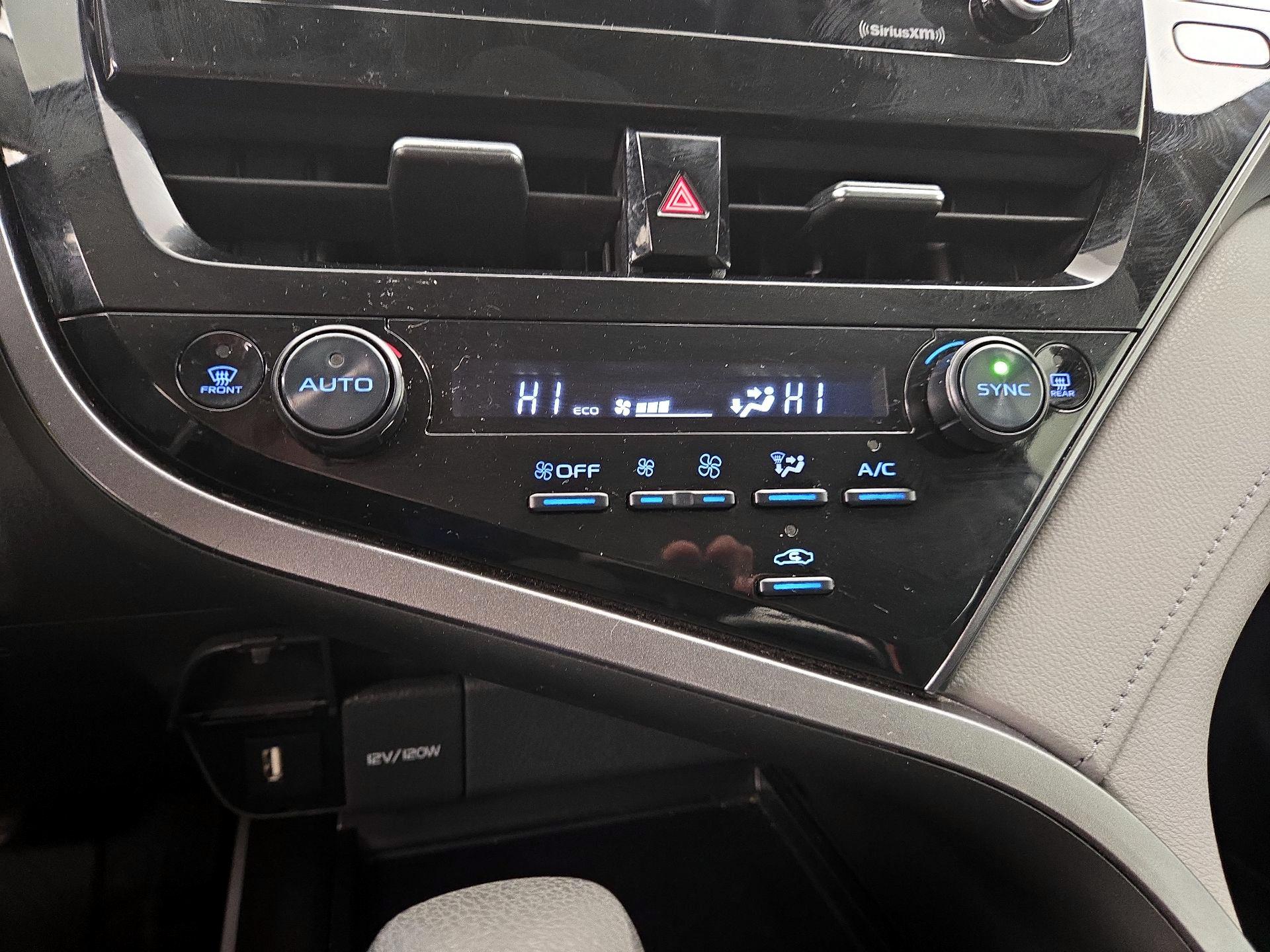 Thumbnail: 2022 Toyota Camry - 16