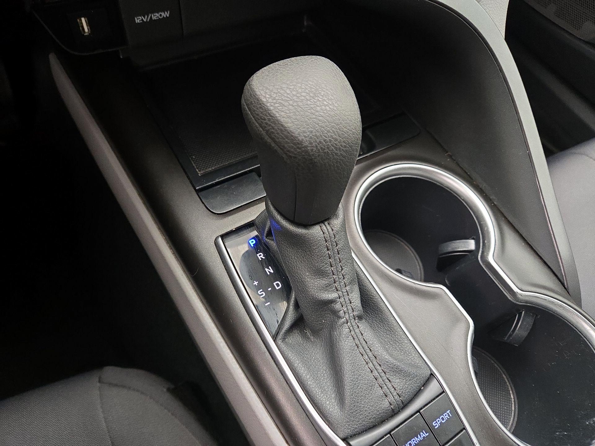 Thumbnail: 2022 Toyota Camry - 17