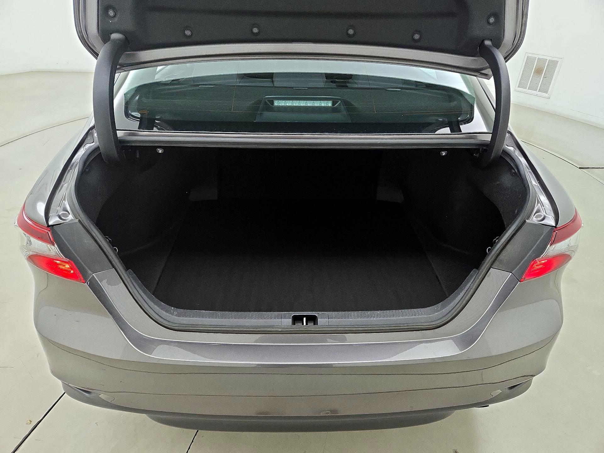 Thumbnail: 2022 Toyota Camry - 20