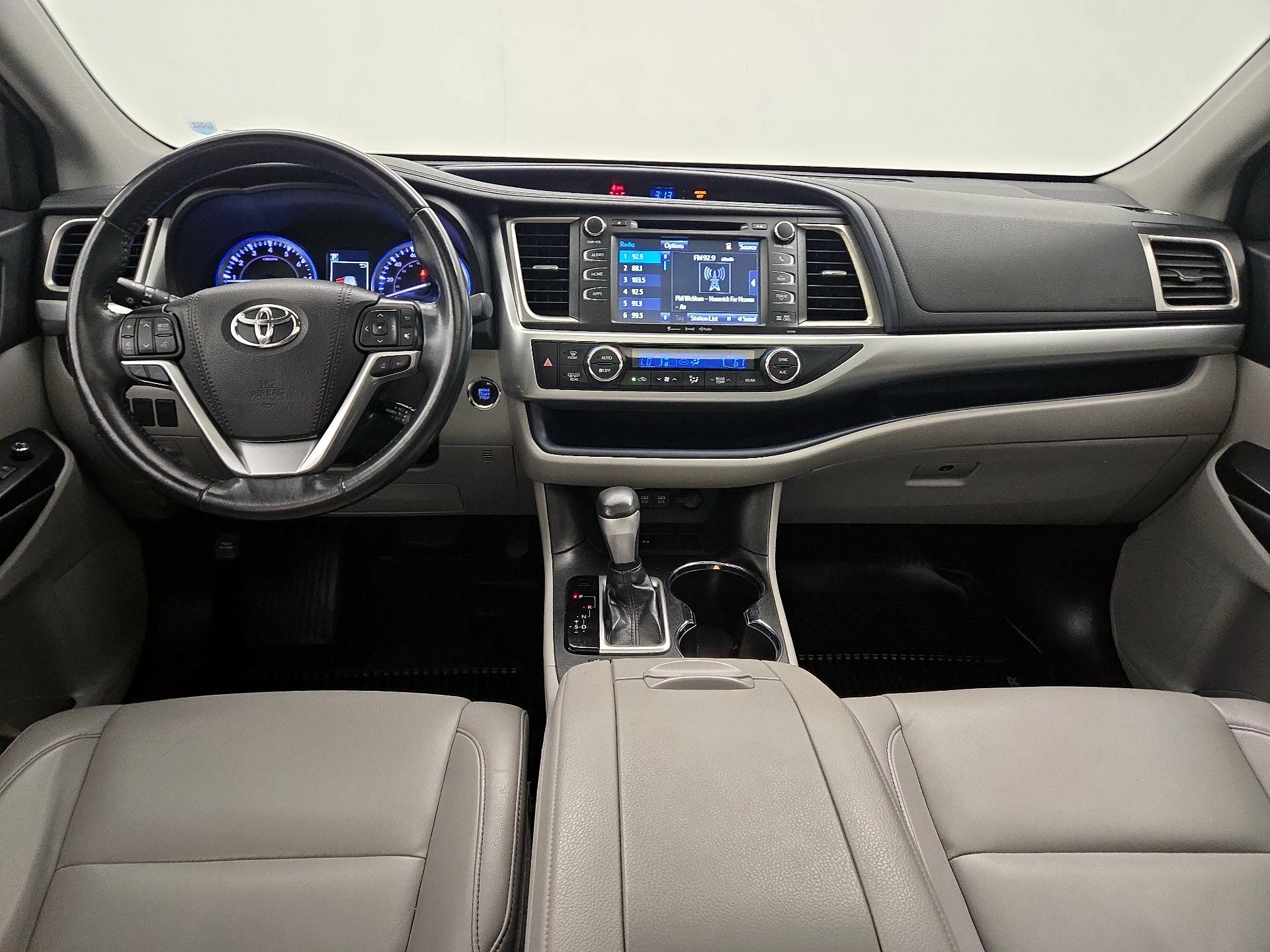 Thumbnail: 2019 Toyota Highlander - 9