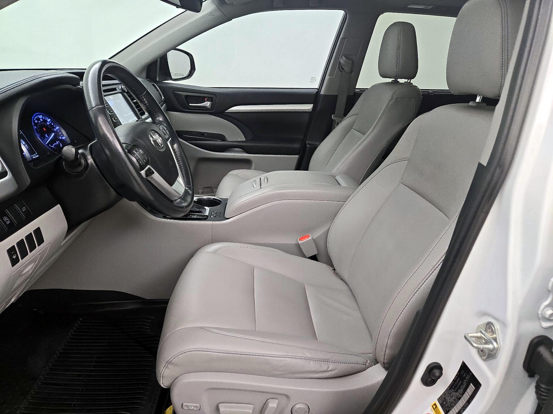 Thumbnail: 2019 Toyota Highlander - 11