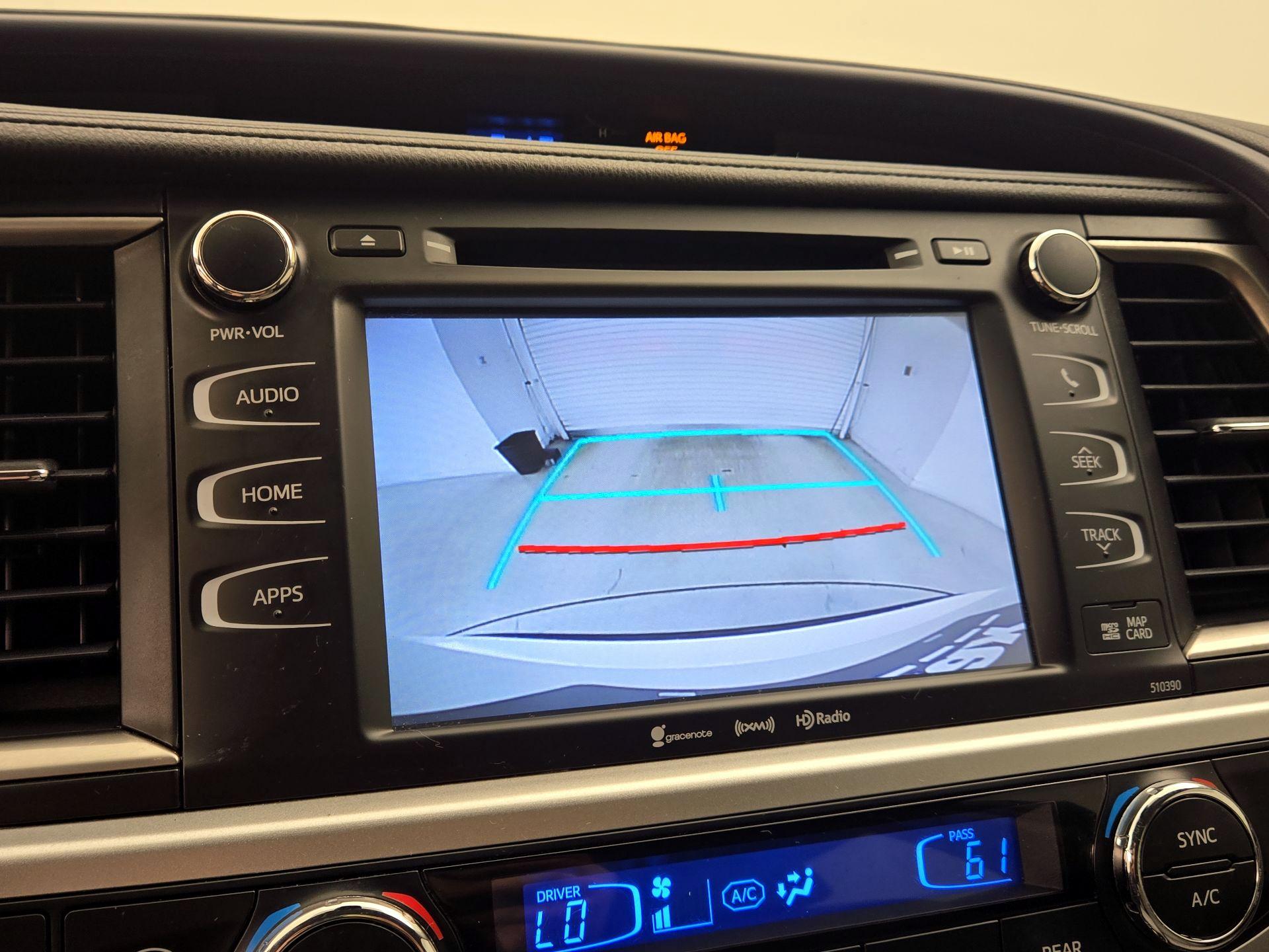 Thumbnail: 2019 Toyota Highlander - 14