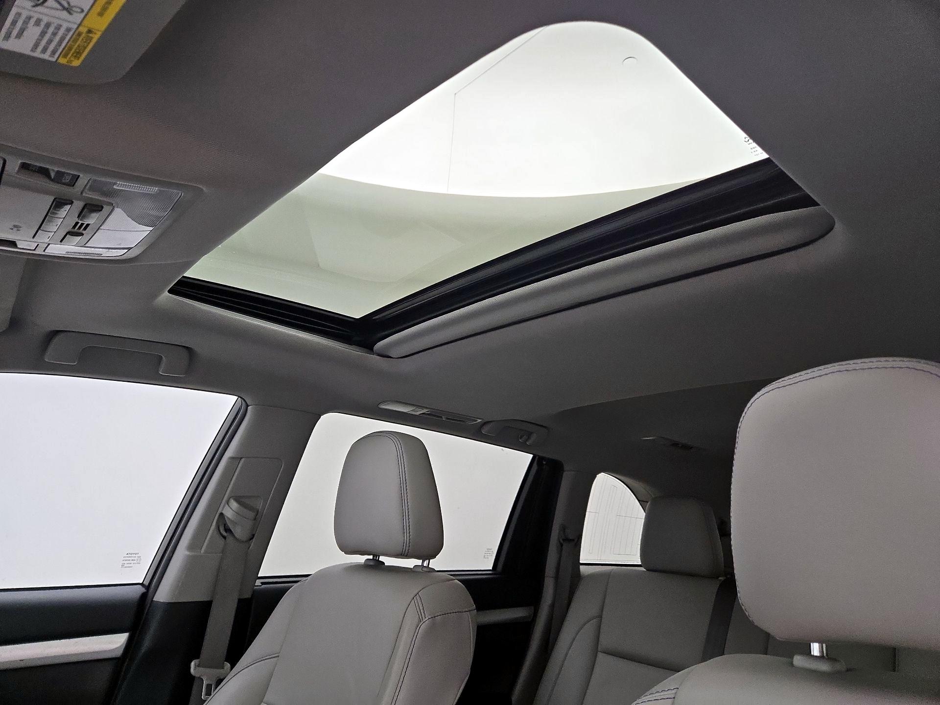 Thumbnail: 2019 Toyota Highlander - 19