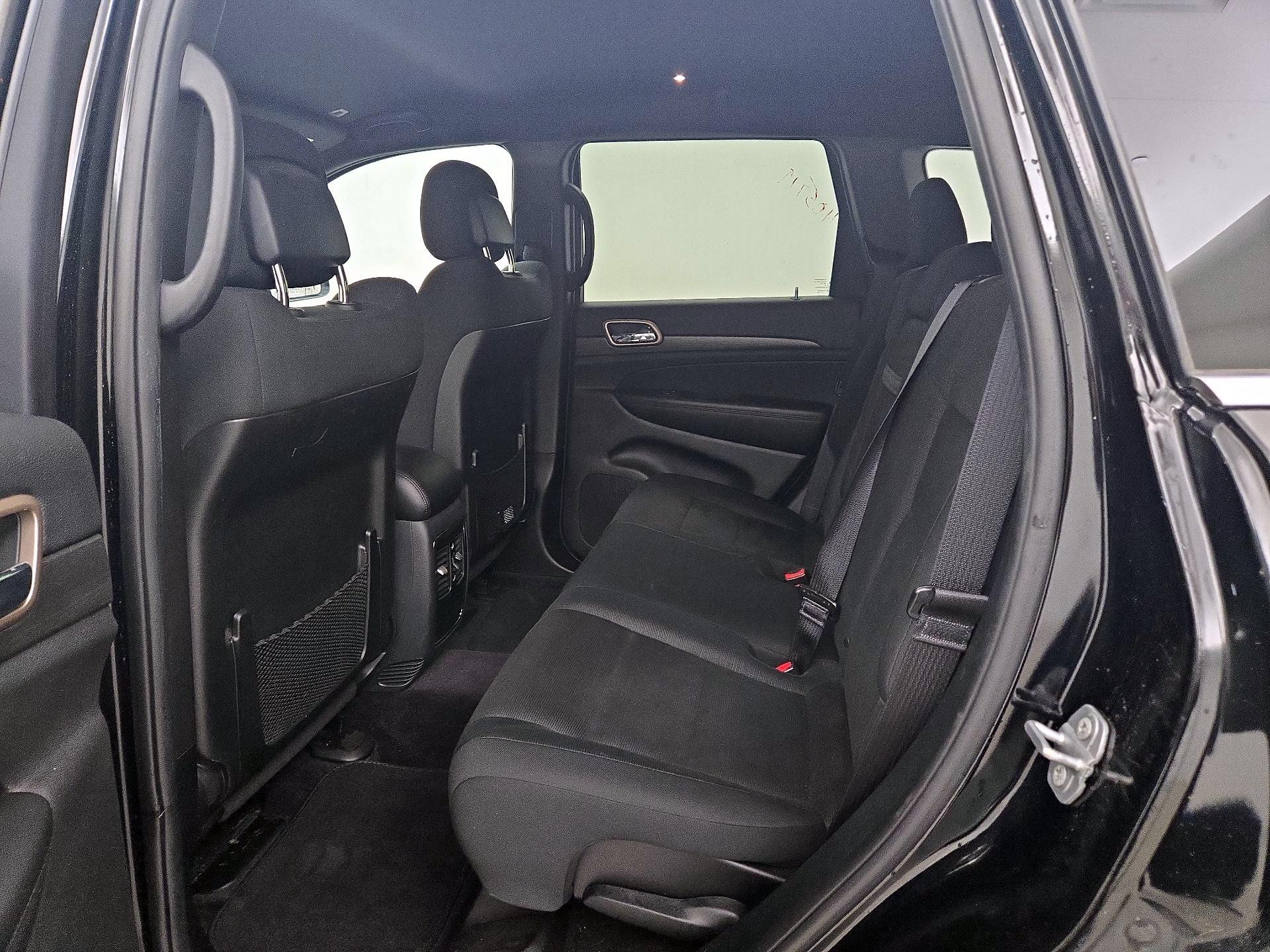 Thumbnail: 2017 Jeep Grand Cherokee - 19