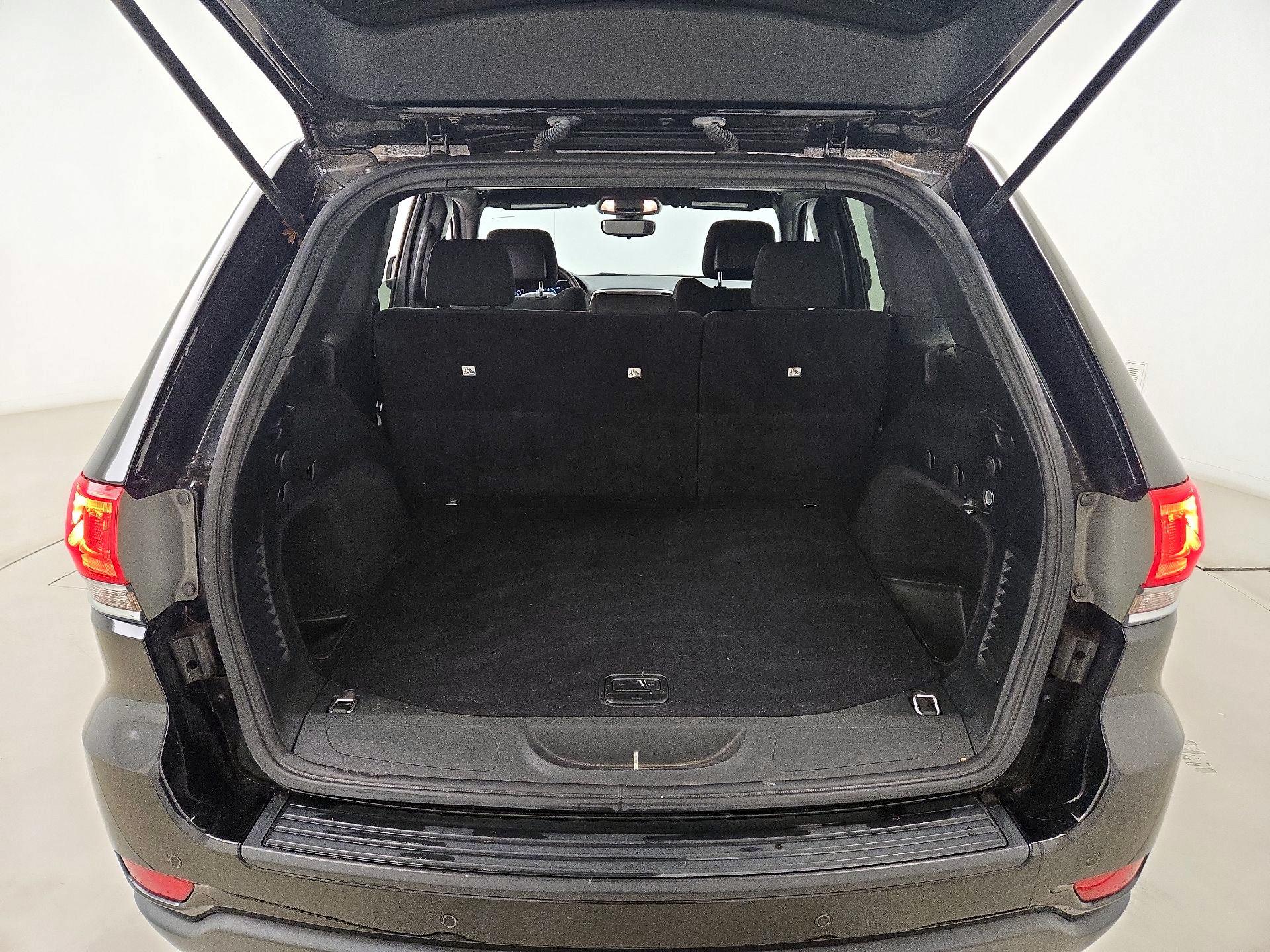 Thumbnail: 2017 Jeep Grand Cherokee - 20