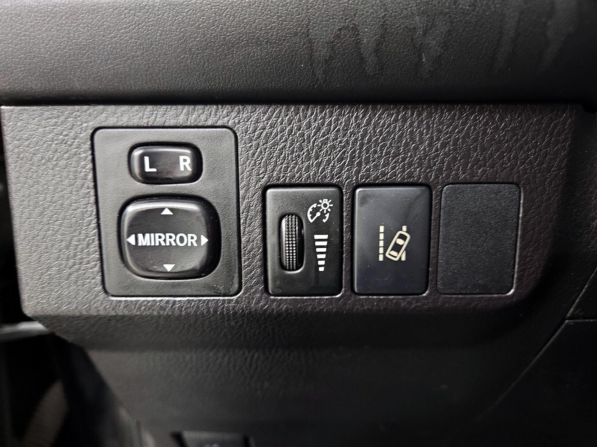 Thumbnail: 2017 Toyota RAV4 - 13