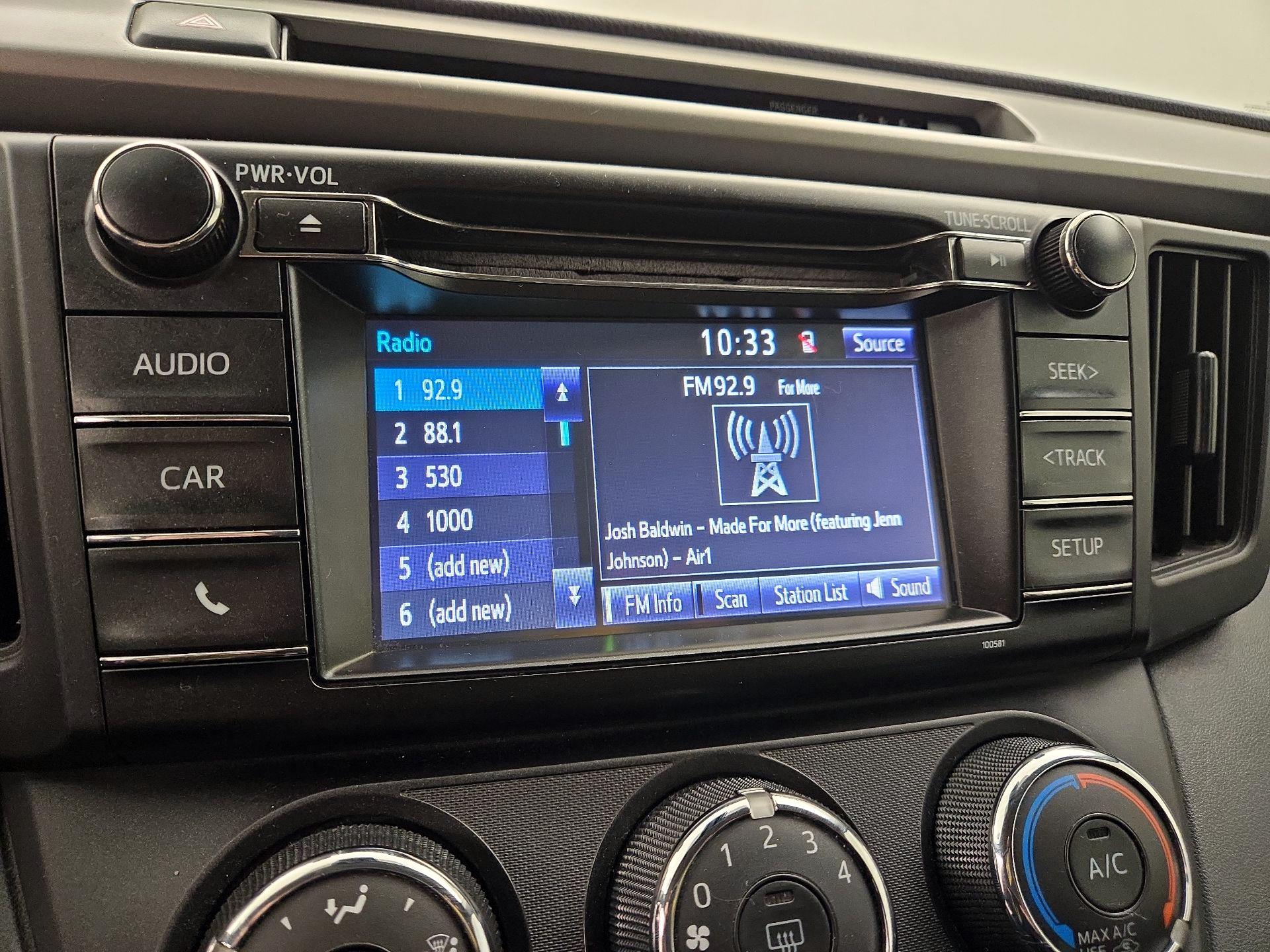 Thumbnail: 2017 Toyota RAV4 - 15