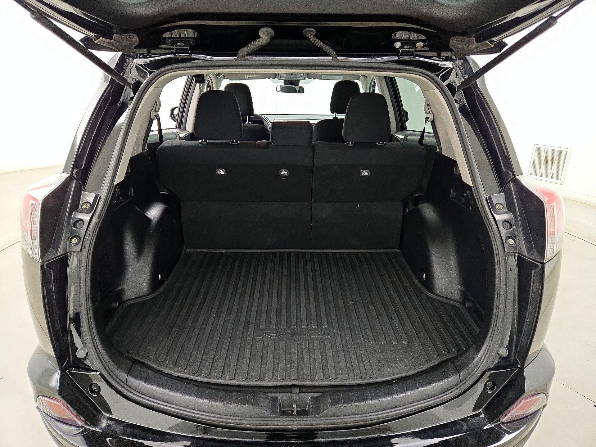 Thumbnail: 2017 Toyota RAV4 - 20