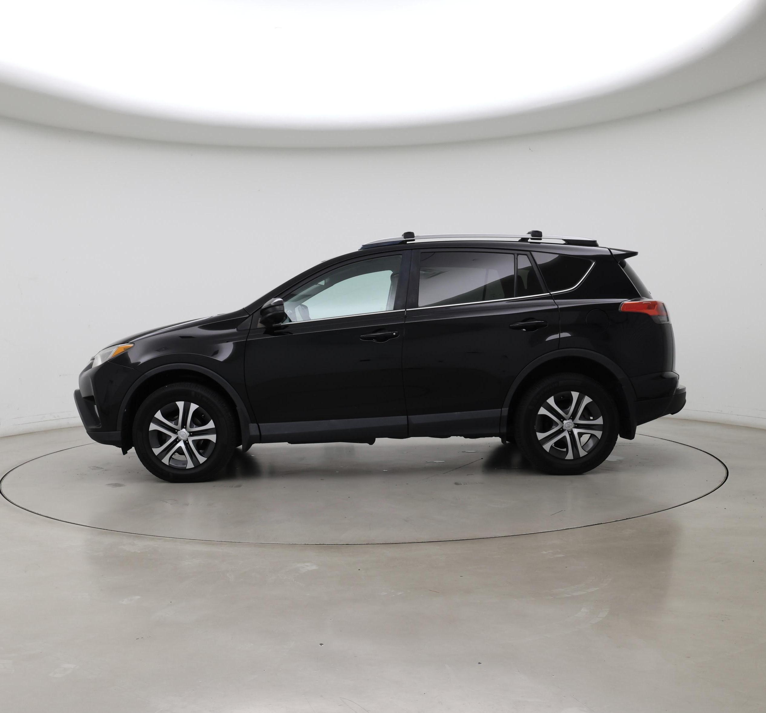 Thumbnail: 2017 Toyota RAV4 - 3