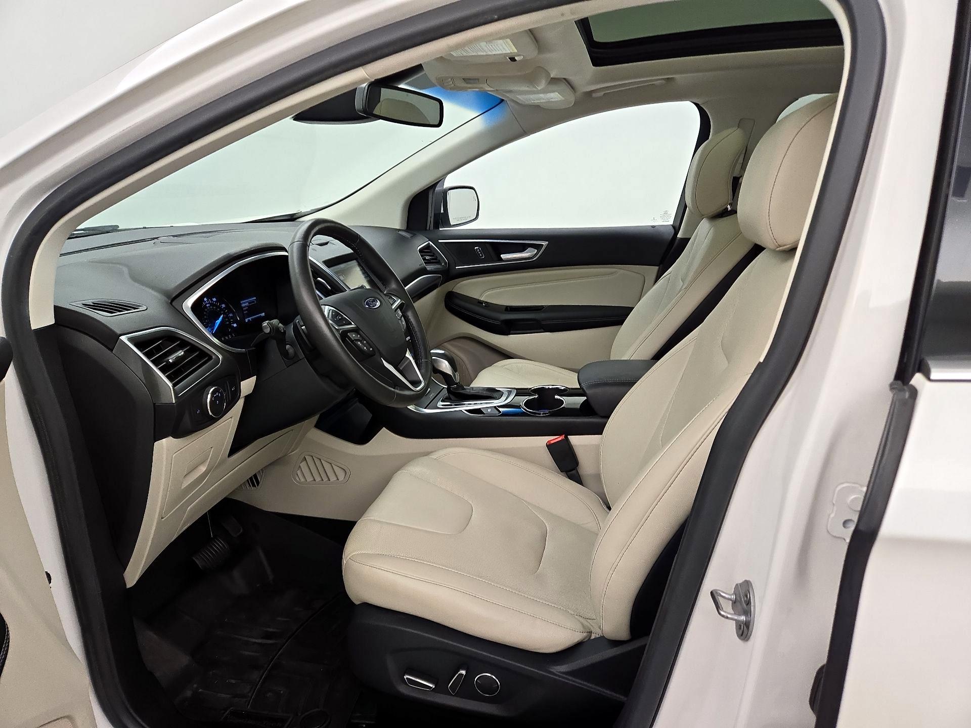 Thumbnail: 2015 Ford Edge - 11