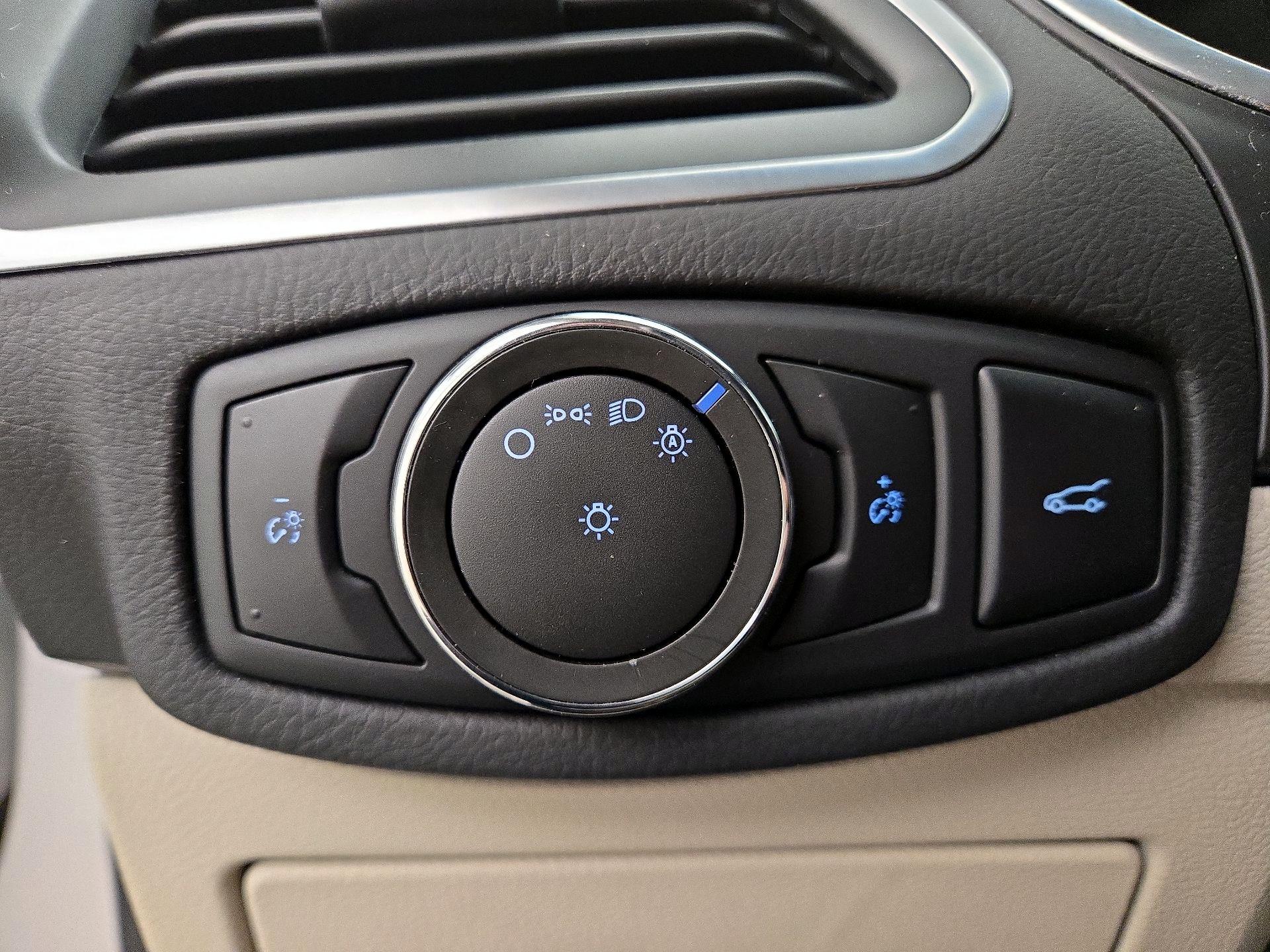 Thumbnail: 2015 Ford Edge - 13