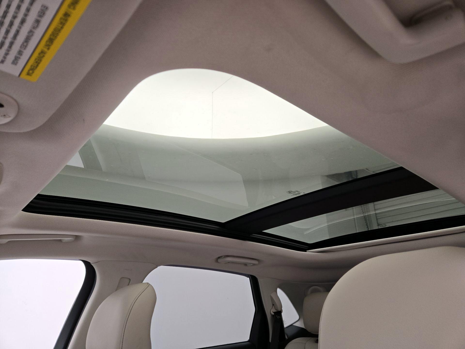 Thumbnail: 2015 Ford Edge - 19