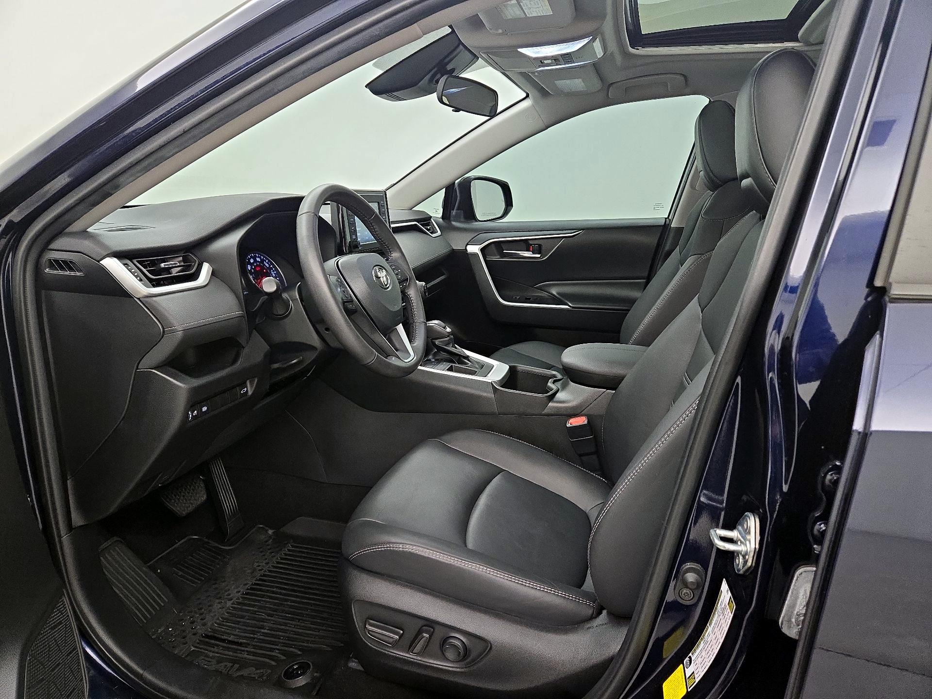 Thumbnail: 2022 Toyota RAV4 - 11