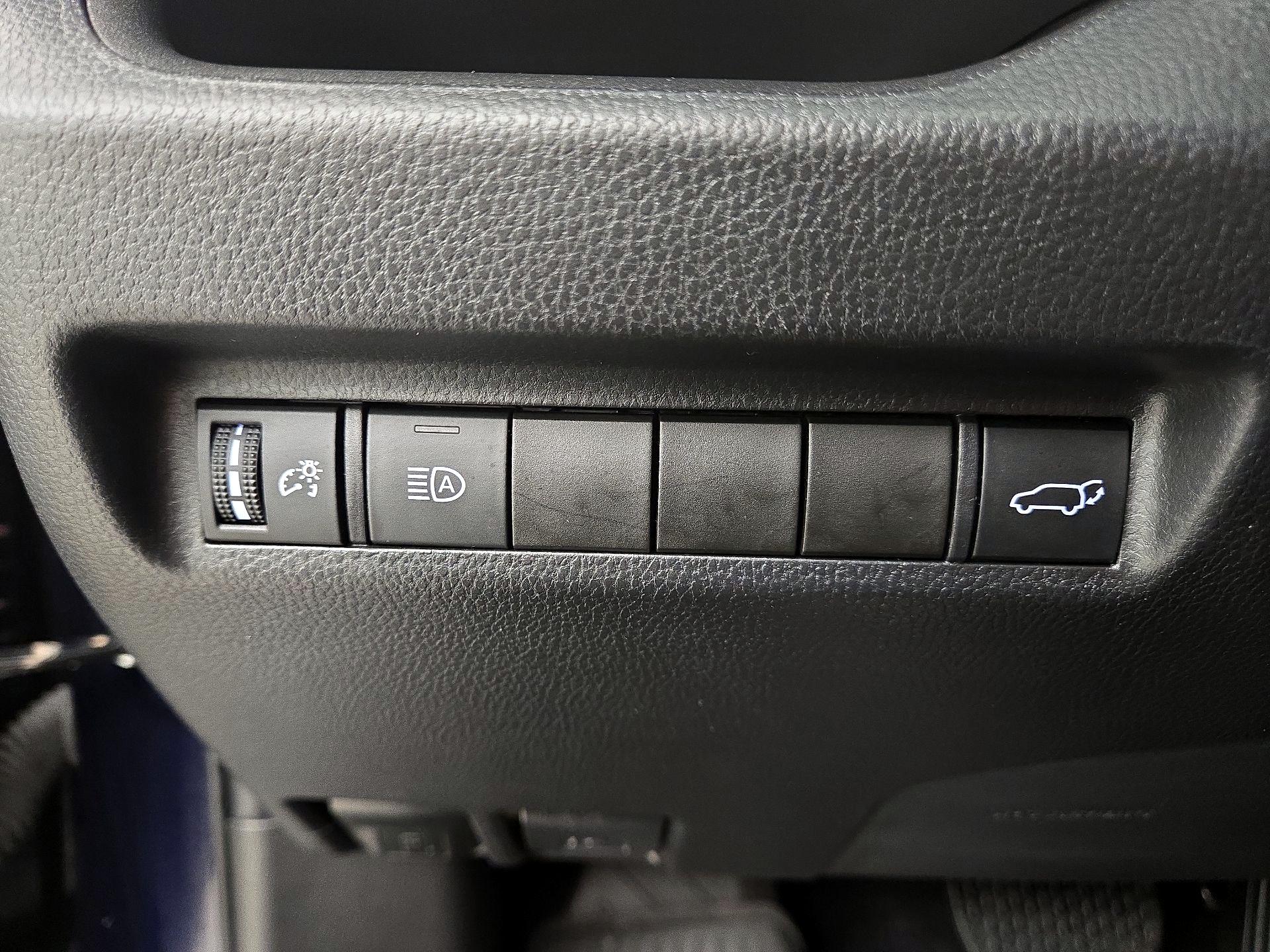 Thumbnail: 2022 Toyota RAV4 - 13