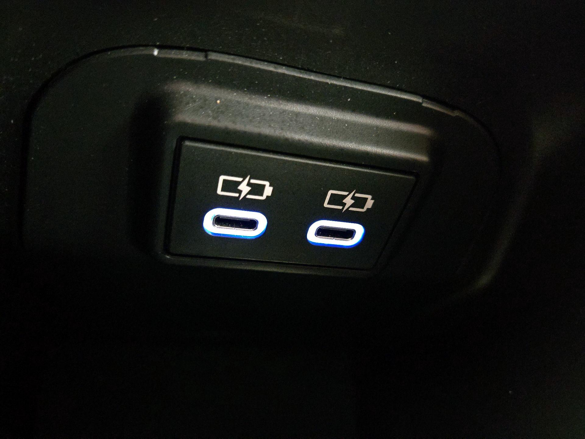 Thumbnail: 2022 Toyota RAV4 - 18