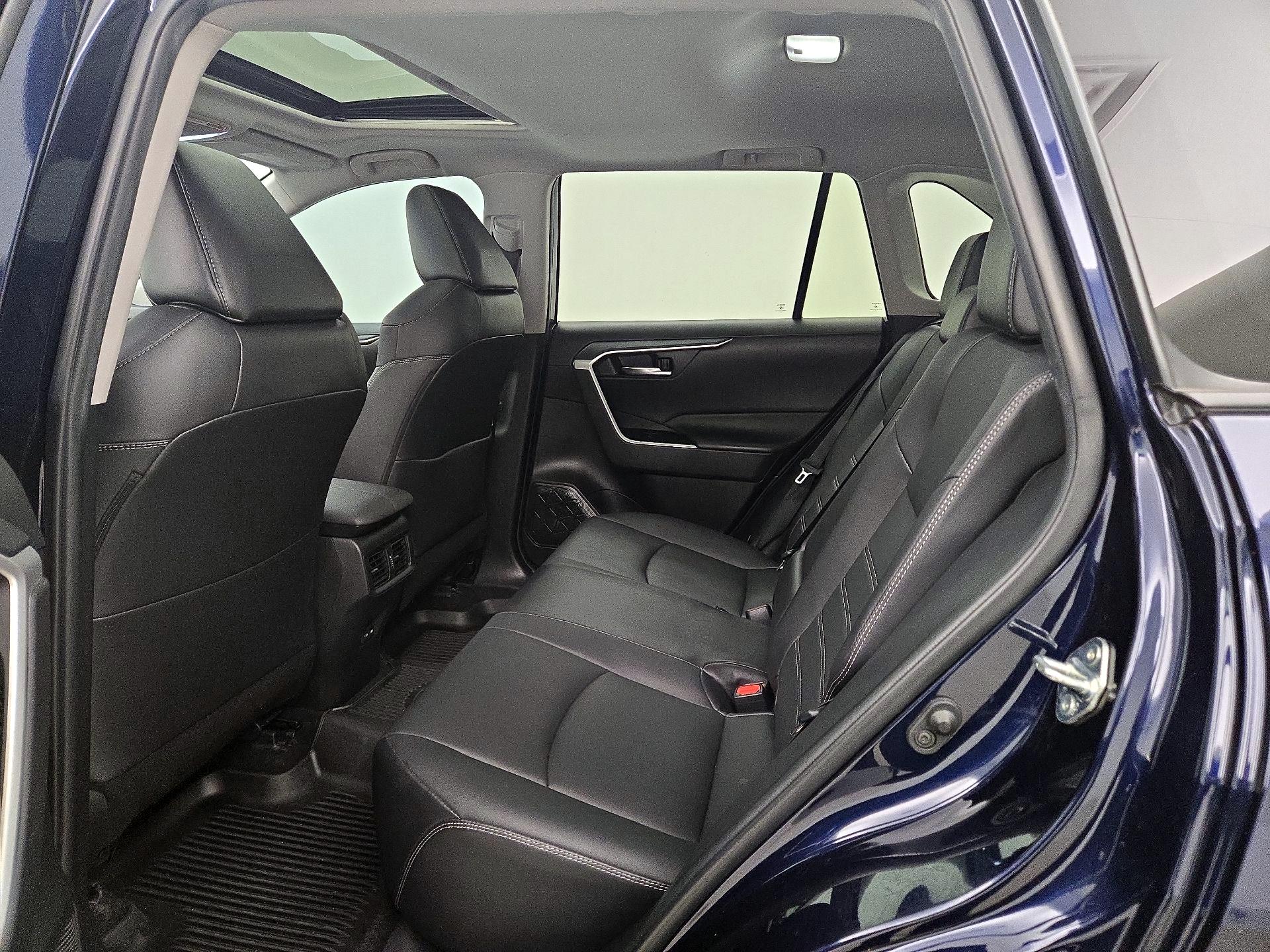 Thumbnail: 2022 Toyota RAV4 - 20