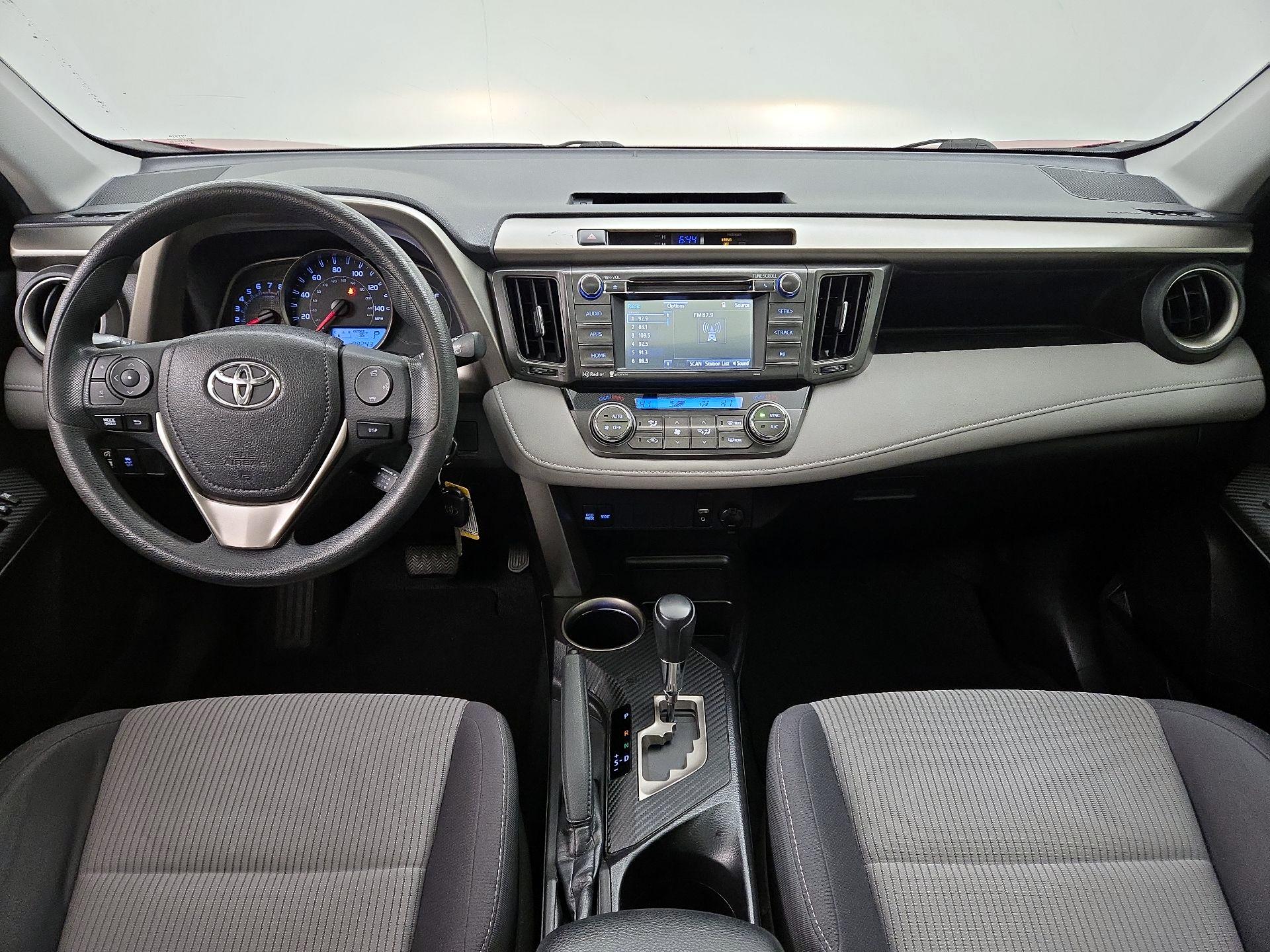 Thumbnail: 2015 Toyota RAV4 - 9