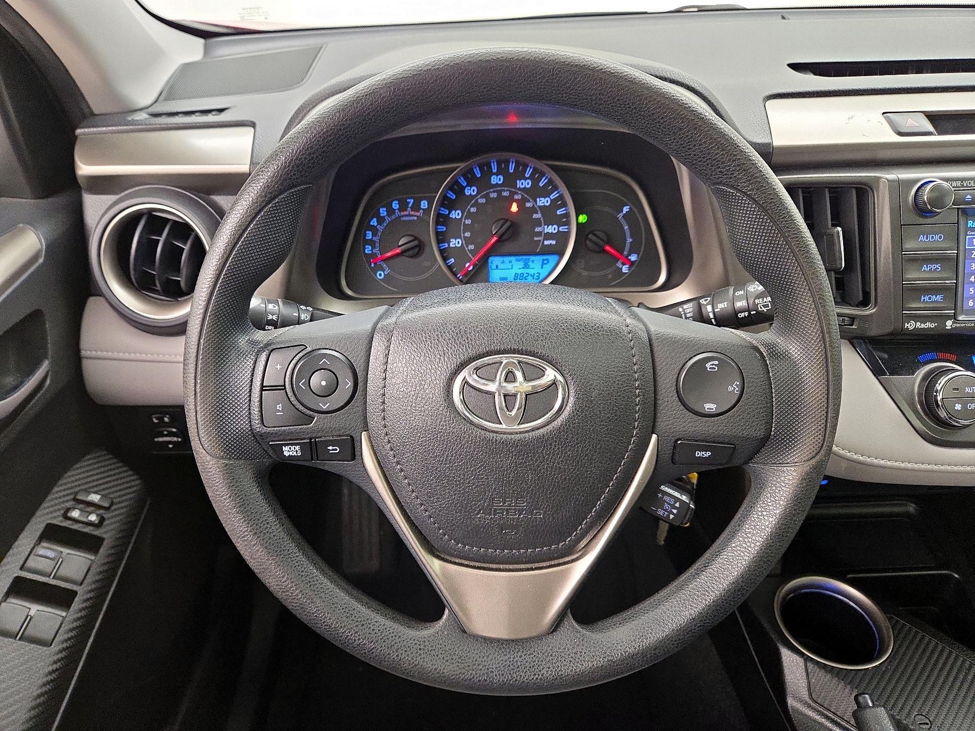 Thumbnail: 2015 Toyota RAV4 - 10