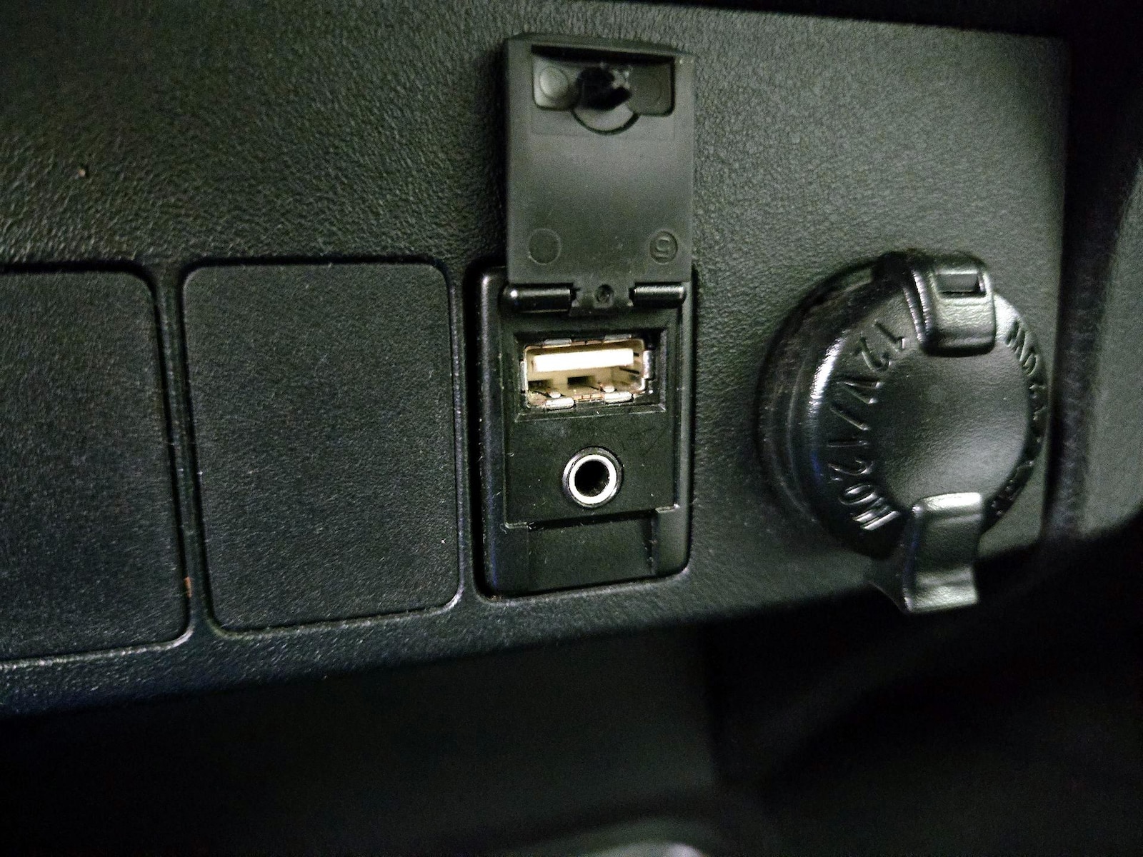 2015 Toyota RAV4 XLE - Photo 19