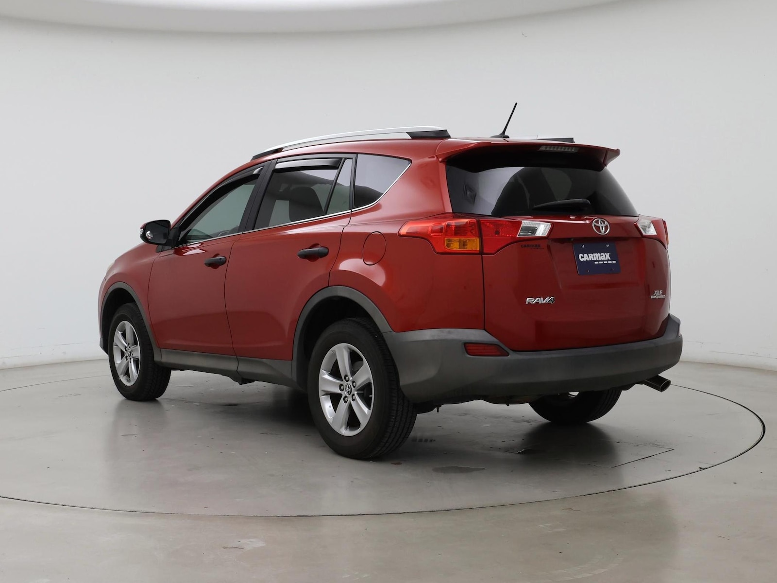 2015 Toyota RAV4 XLE - Photo 3