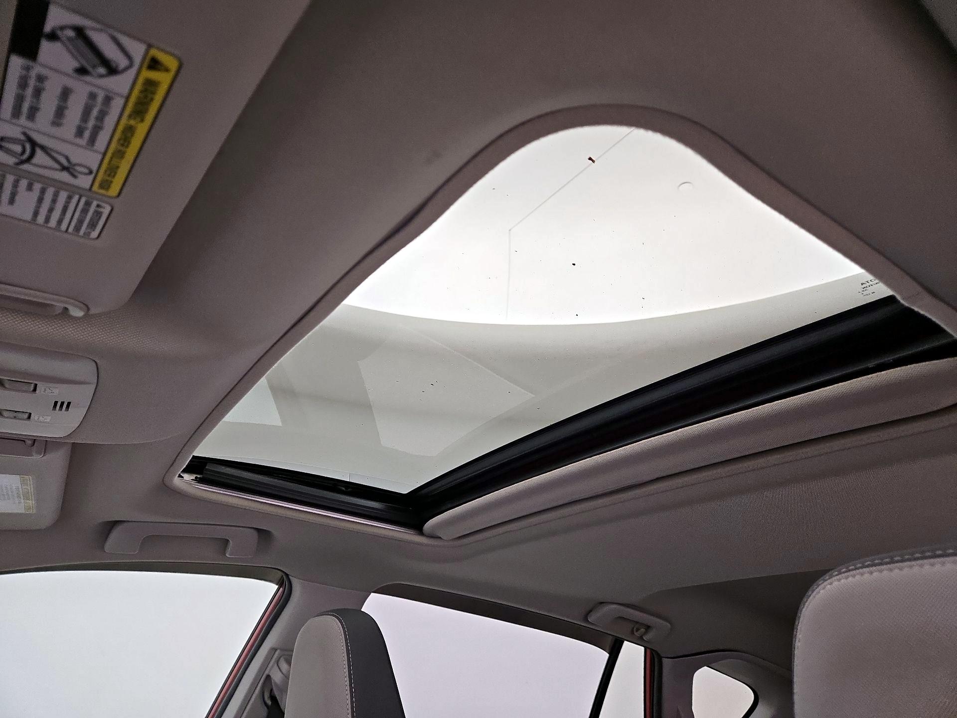 Thumbnail: 2015 Toyota RAV4 - 19