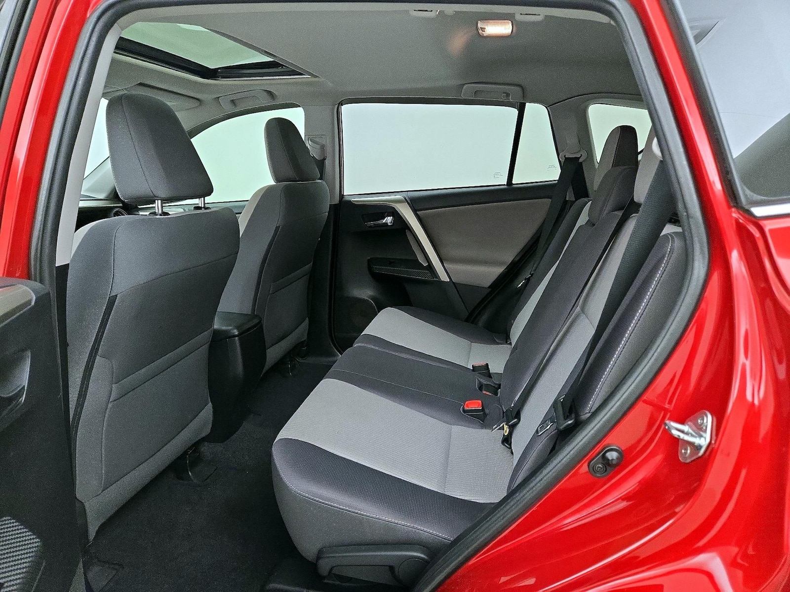 2015 Toyota RAV4 XLE - Photo 21