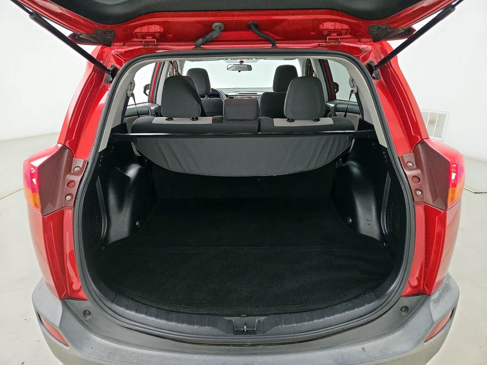 2015 Toyota RAV4 XLE - Photo 22