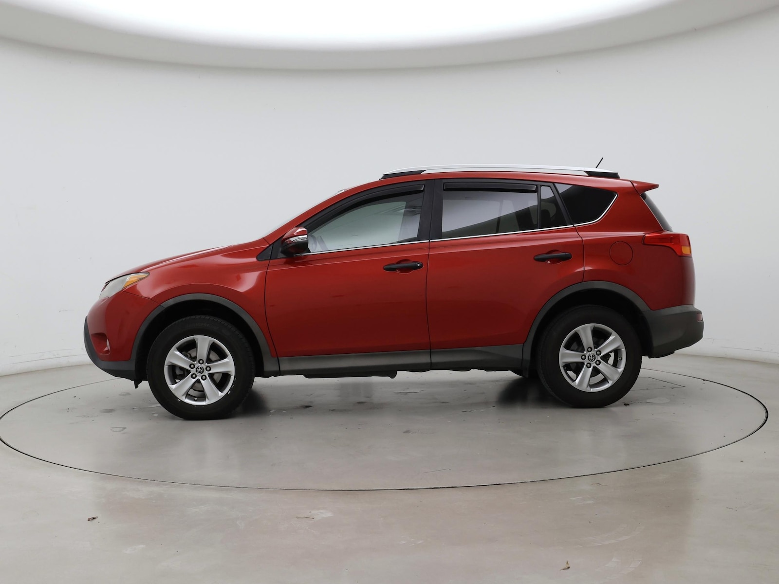 2015 Toyota RAV4 XLE - Photo 4