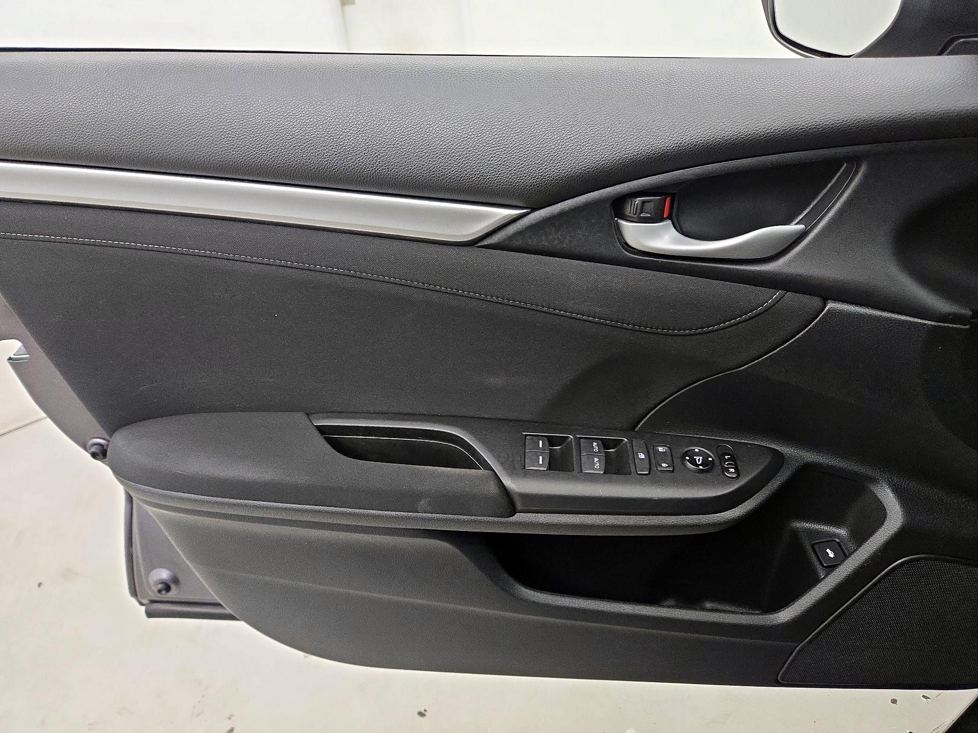 Thumbnail: 2018 Honda Civic - 12