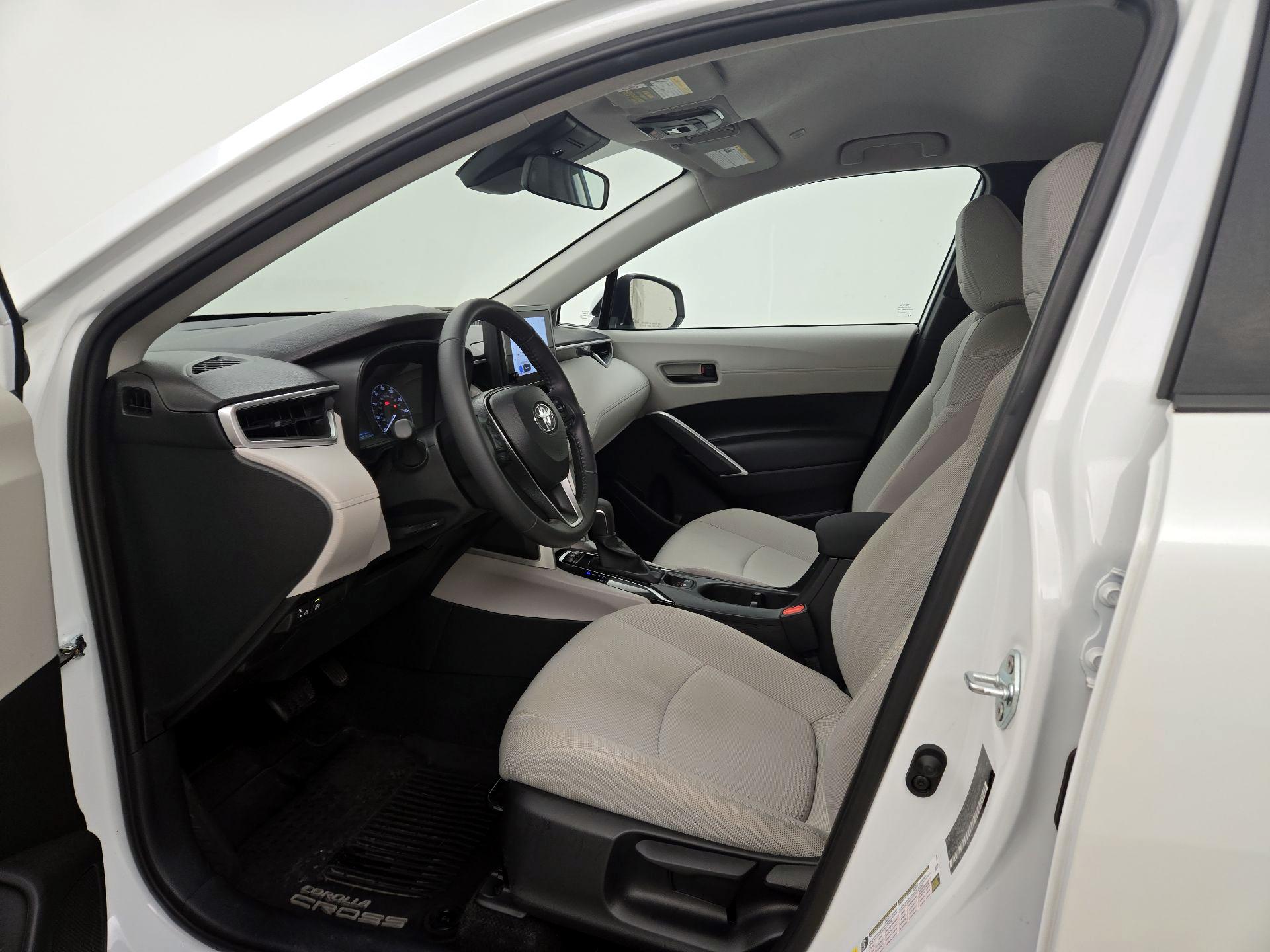 Thumbnail: 2023 Toyota Corolla Cross - 11