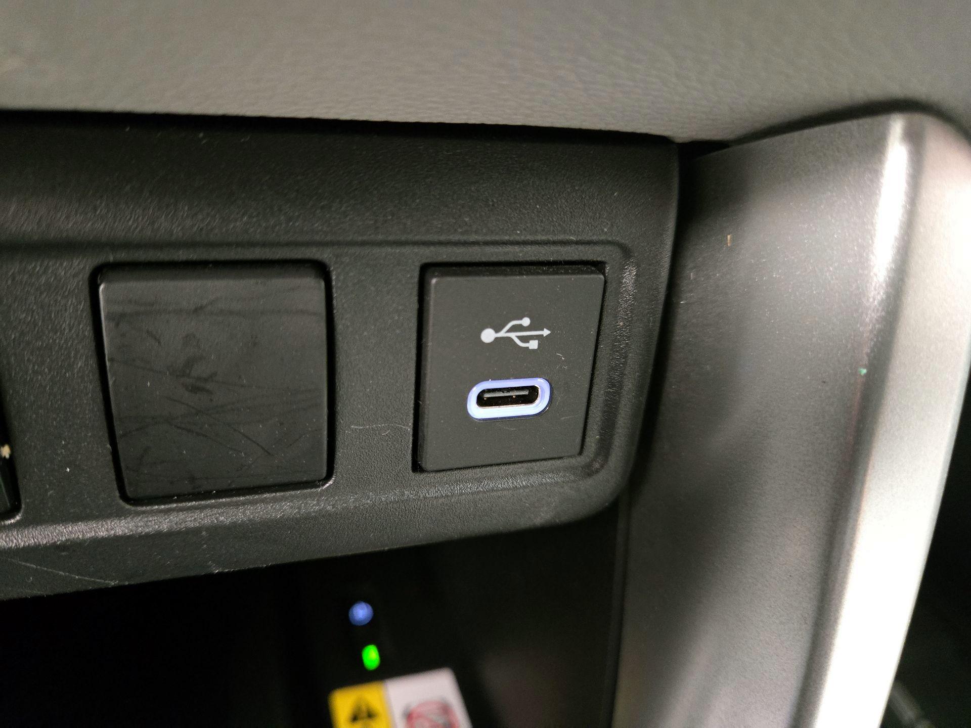 Thumbnail: 2023 Toyota Corolla Cross - 18