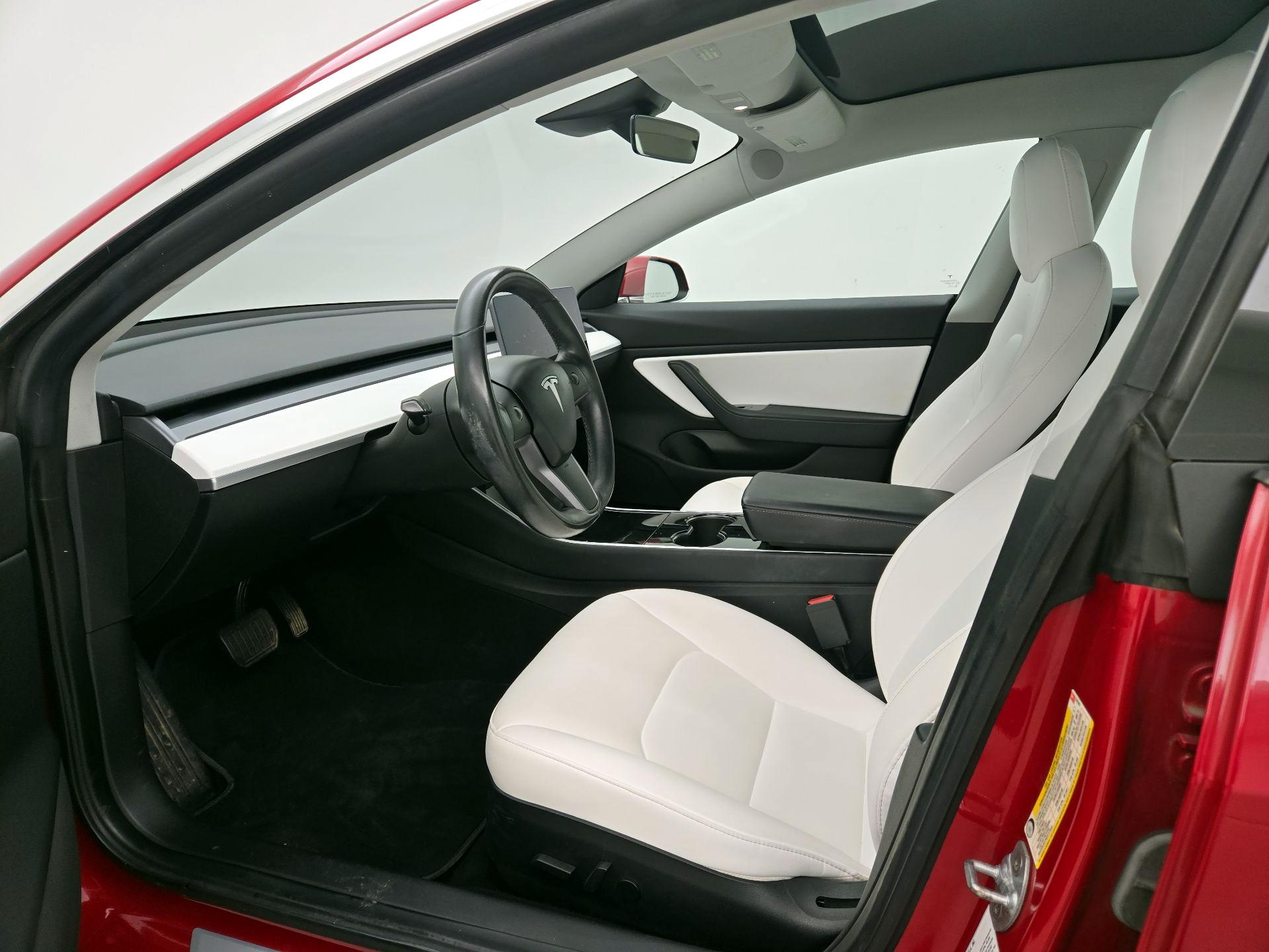 Thumbnail: 2019 Tesla Model 3 - 11