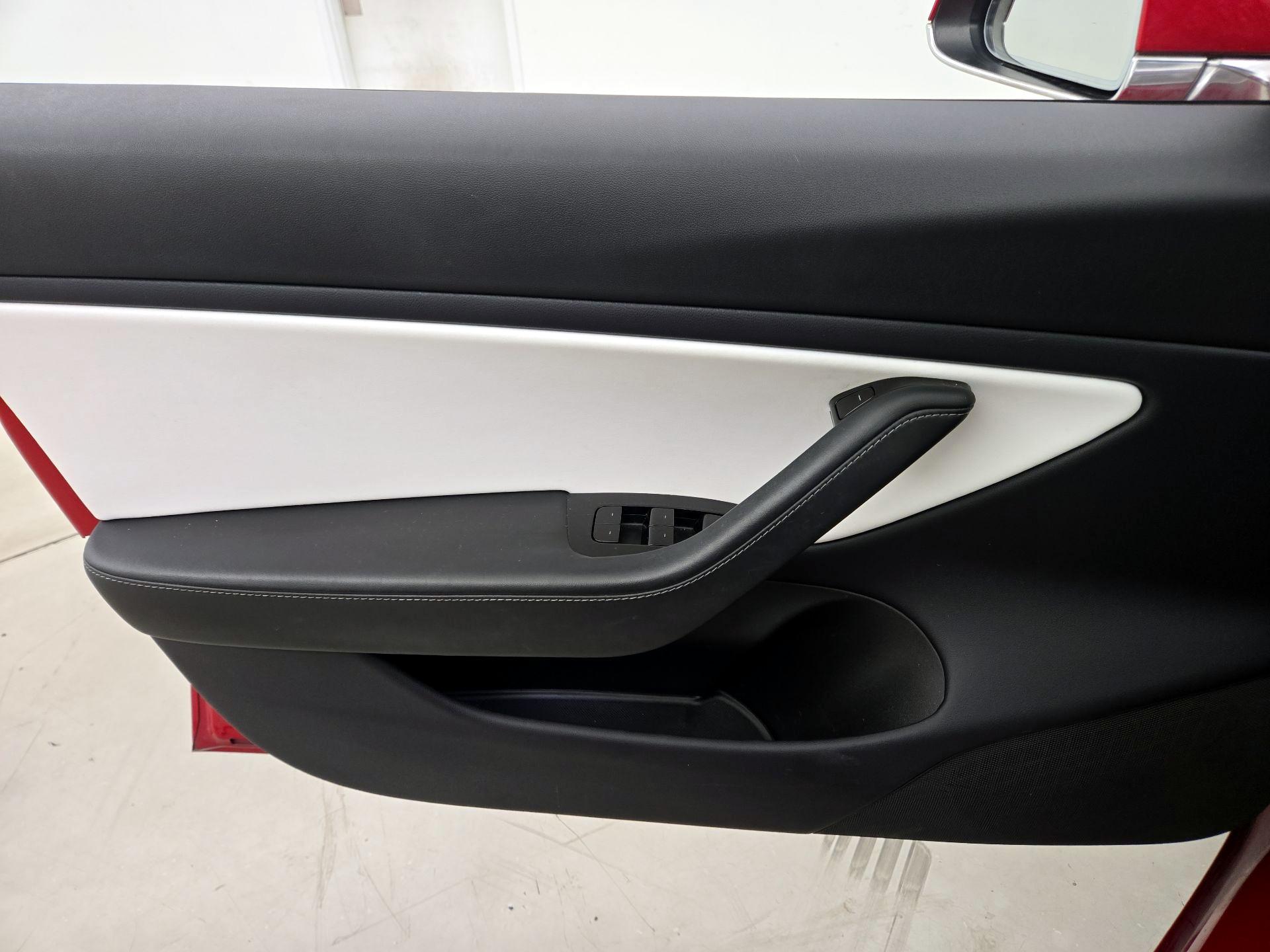 Thumbnail: 2019 Tesla Model 3 - 12