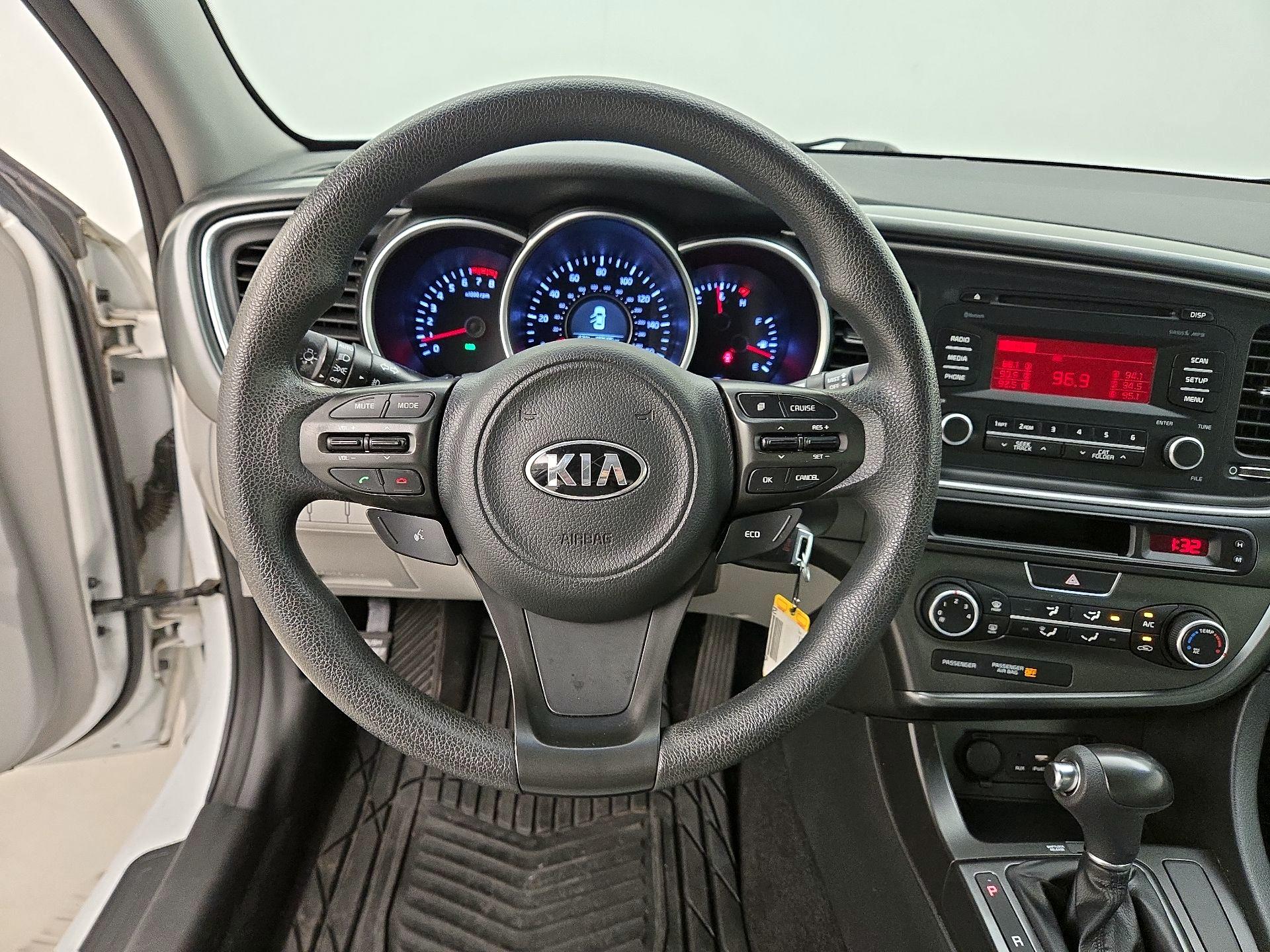 Thumbnail: 2015 Kia Optima - 10