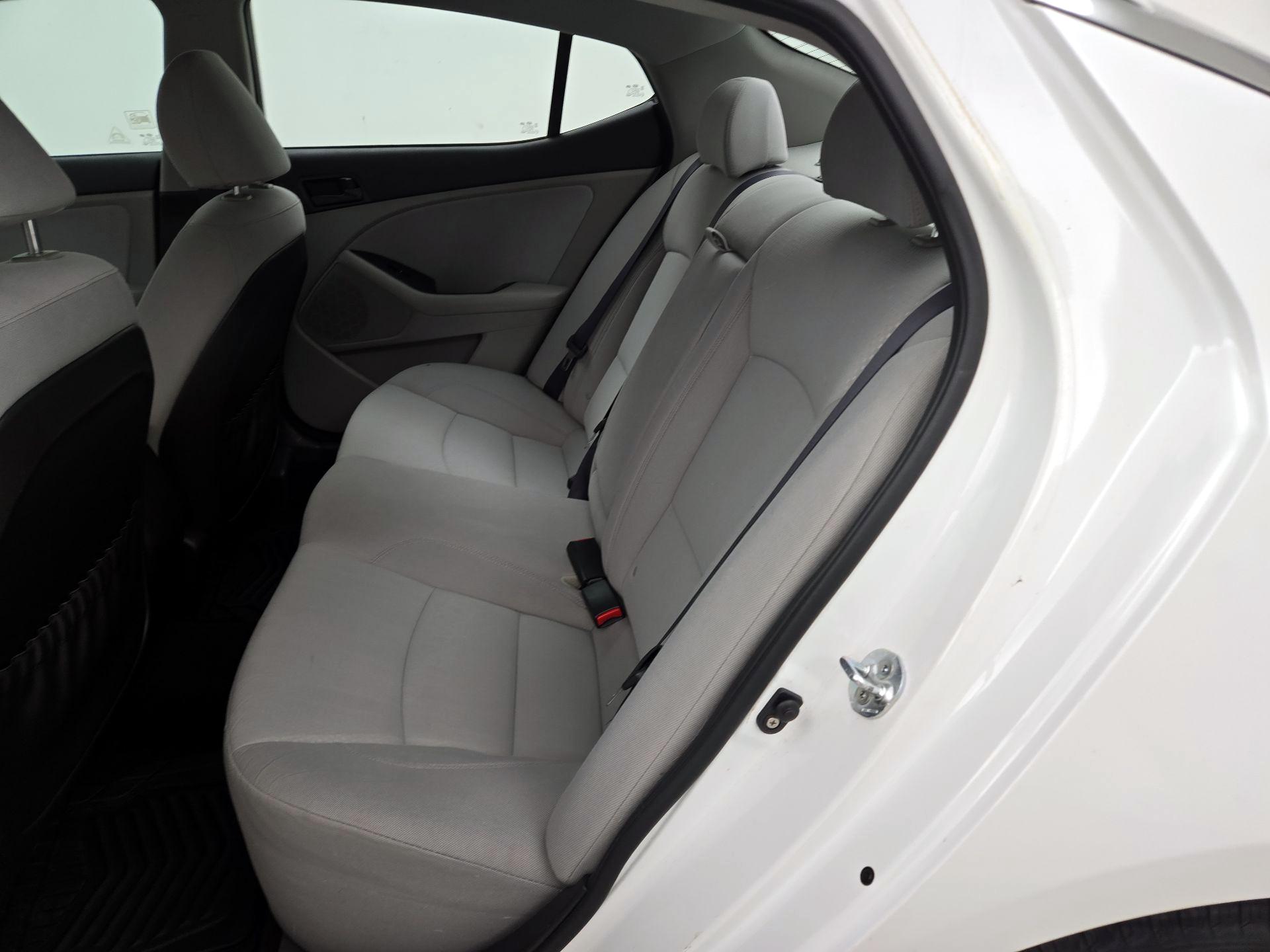 Thumbnail: 2015 Kia Optima - 18