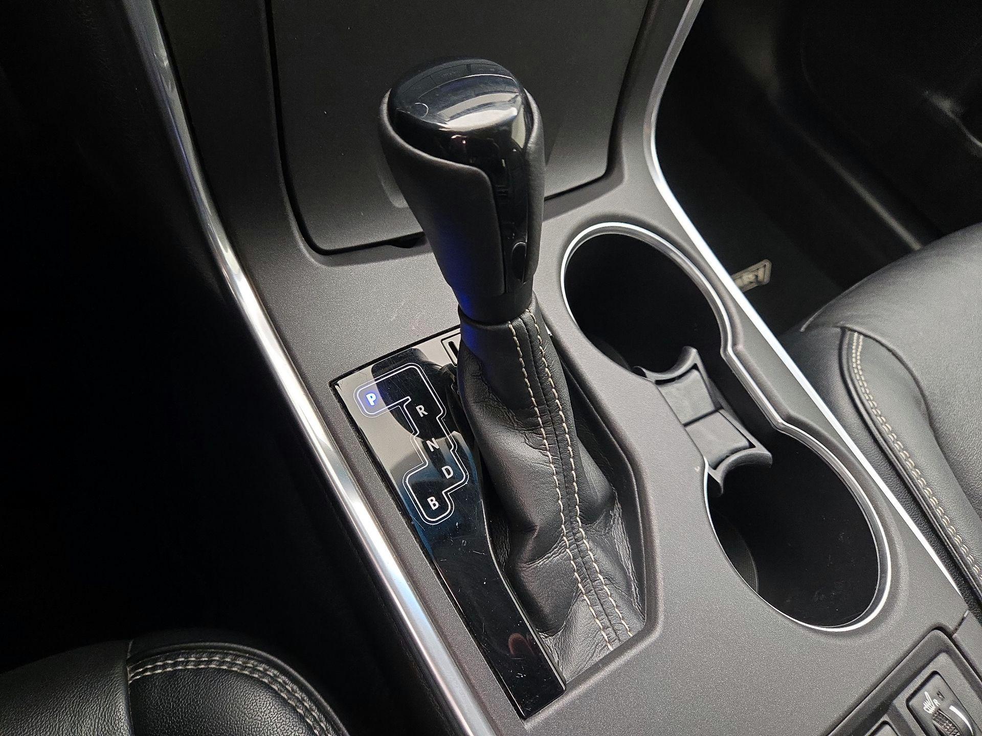 Thumbnail: 2015 Toyota Camry - 17