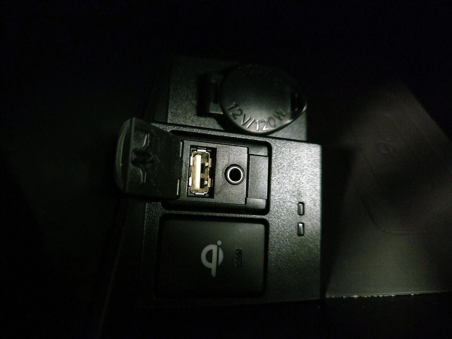 Thumbnail: 2015 Toyota Camry - 18