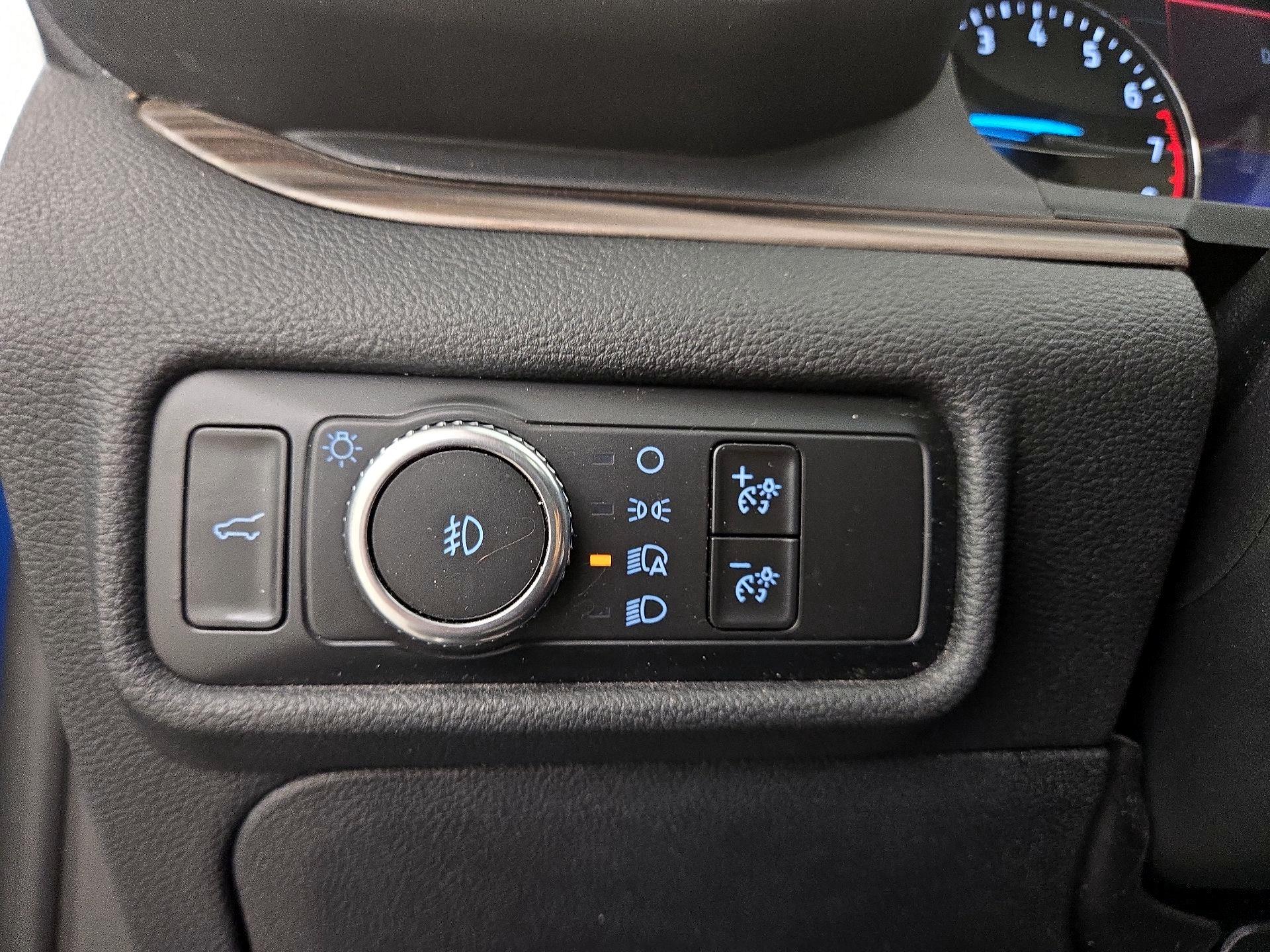 Thumbnail: 2021 Ford Explorer - 13