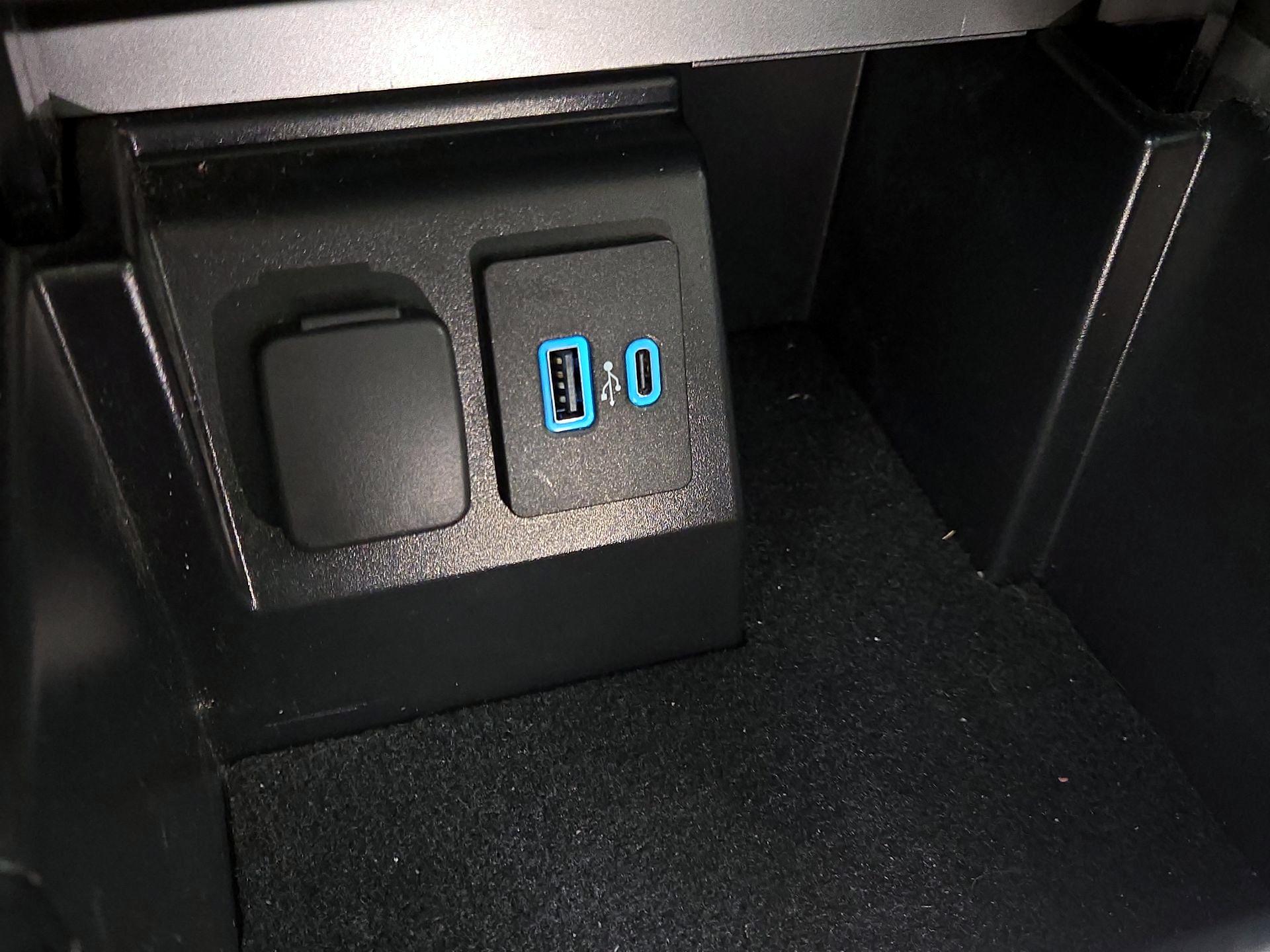 Thumbnail: 2021 Ford Explorer - 19