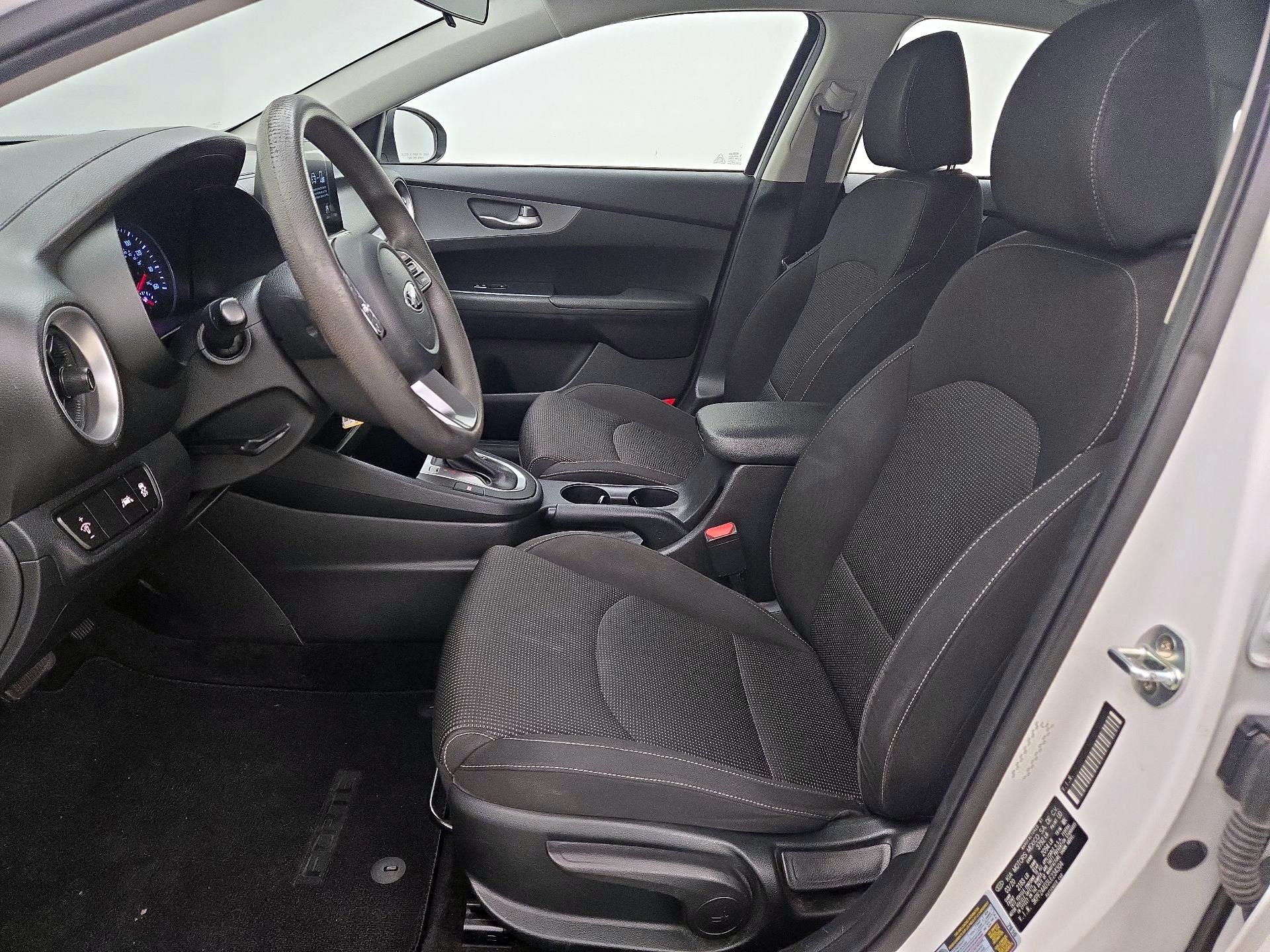 Thumbnail: 2020 Kia Forte - 11