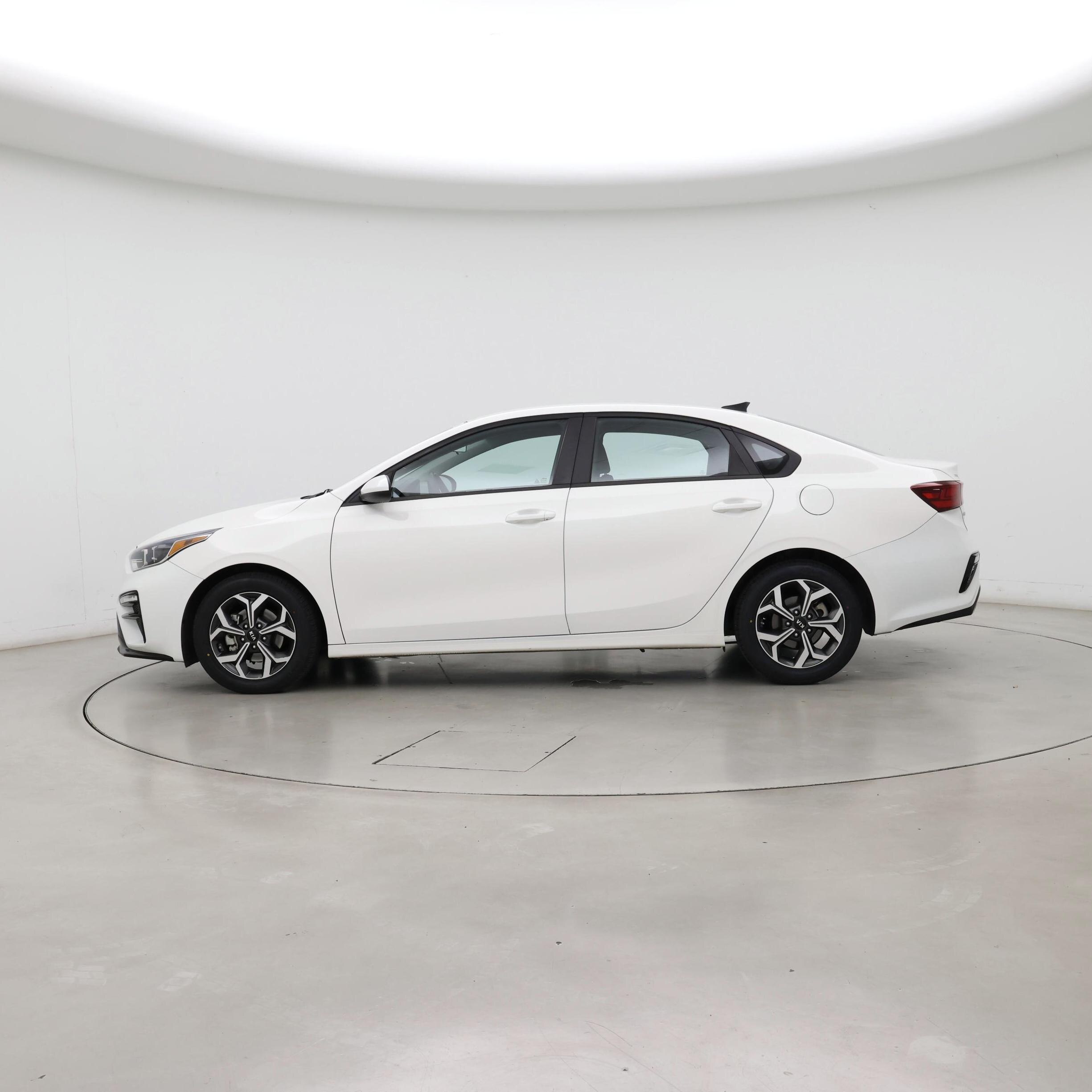 Thumbnail: 2020 Kia Forte - 3