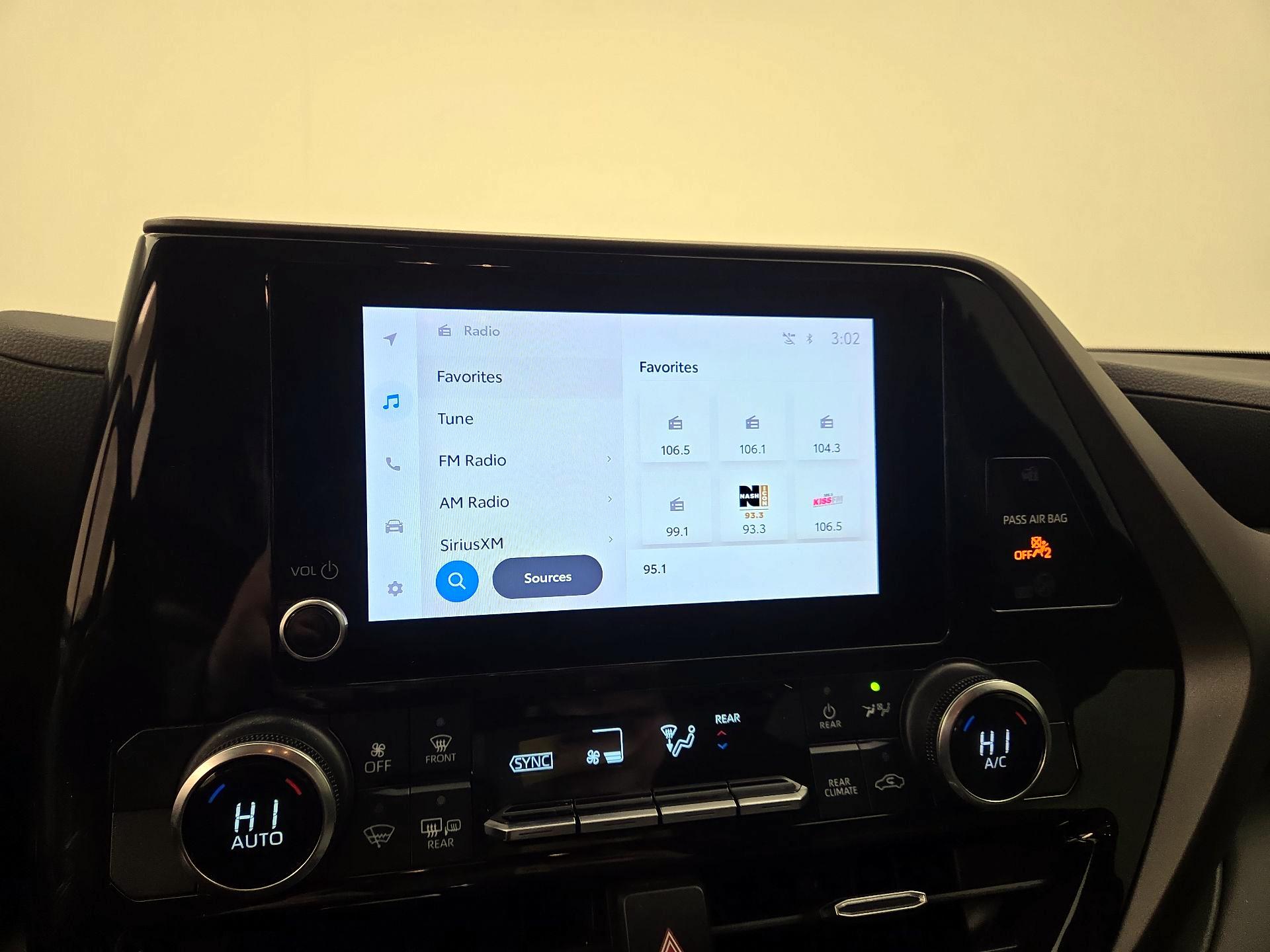 Thumbnail: 2023 Toyota Highlander - 15