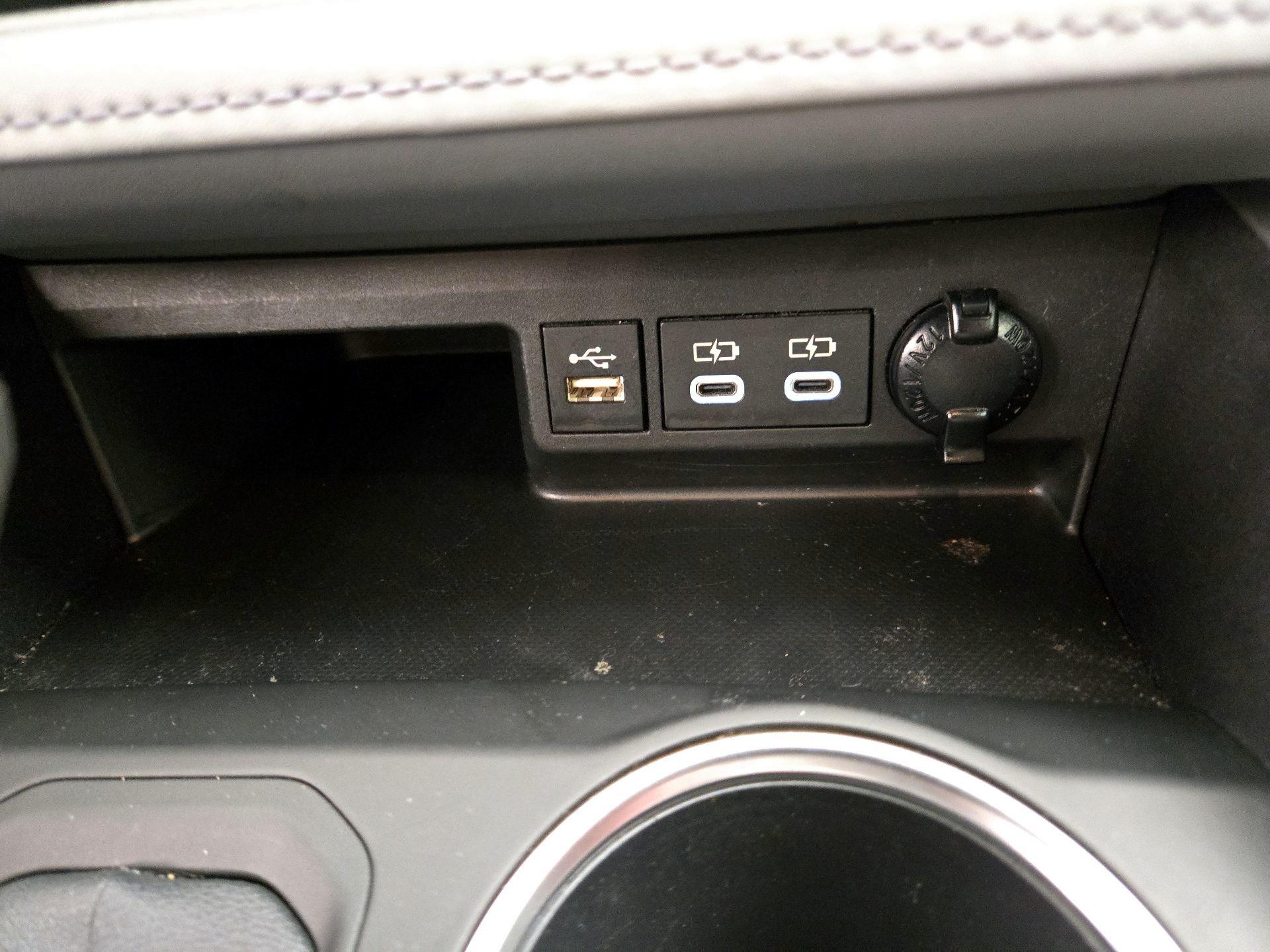 Thumbnail: 2023 Toyota Highlander - 18